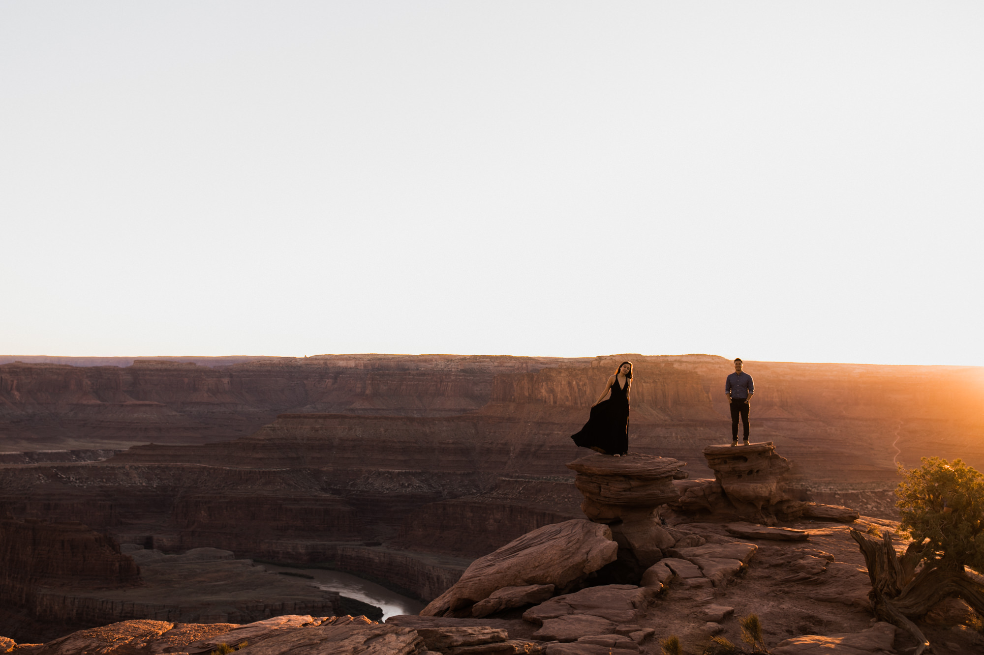 TAMI + ETHAN'S ADVENTUROUS DESERT ENGAGEMENT SESSION | DEAD HORSE POINT STATE PARK | UTAH ELOPEMENT PHOTOGRAPHER | the hearnes adventure photography | www.thehearnes.com