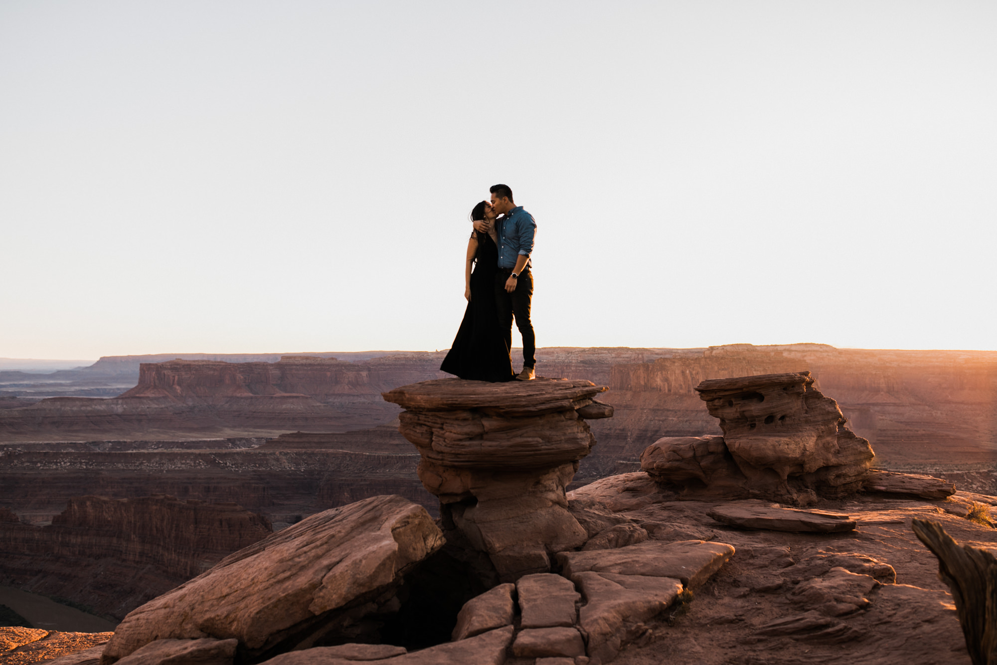 TAMI + ETHAN'S ADVENTUROUS DESERT ENGAGEMENT SESSION | DEAD HORSE POINT STATE PARK | UTAH ELOPEMENT PHOTOGRAPHER | the hearnes adventure photography | www.thehearnes.com