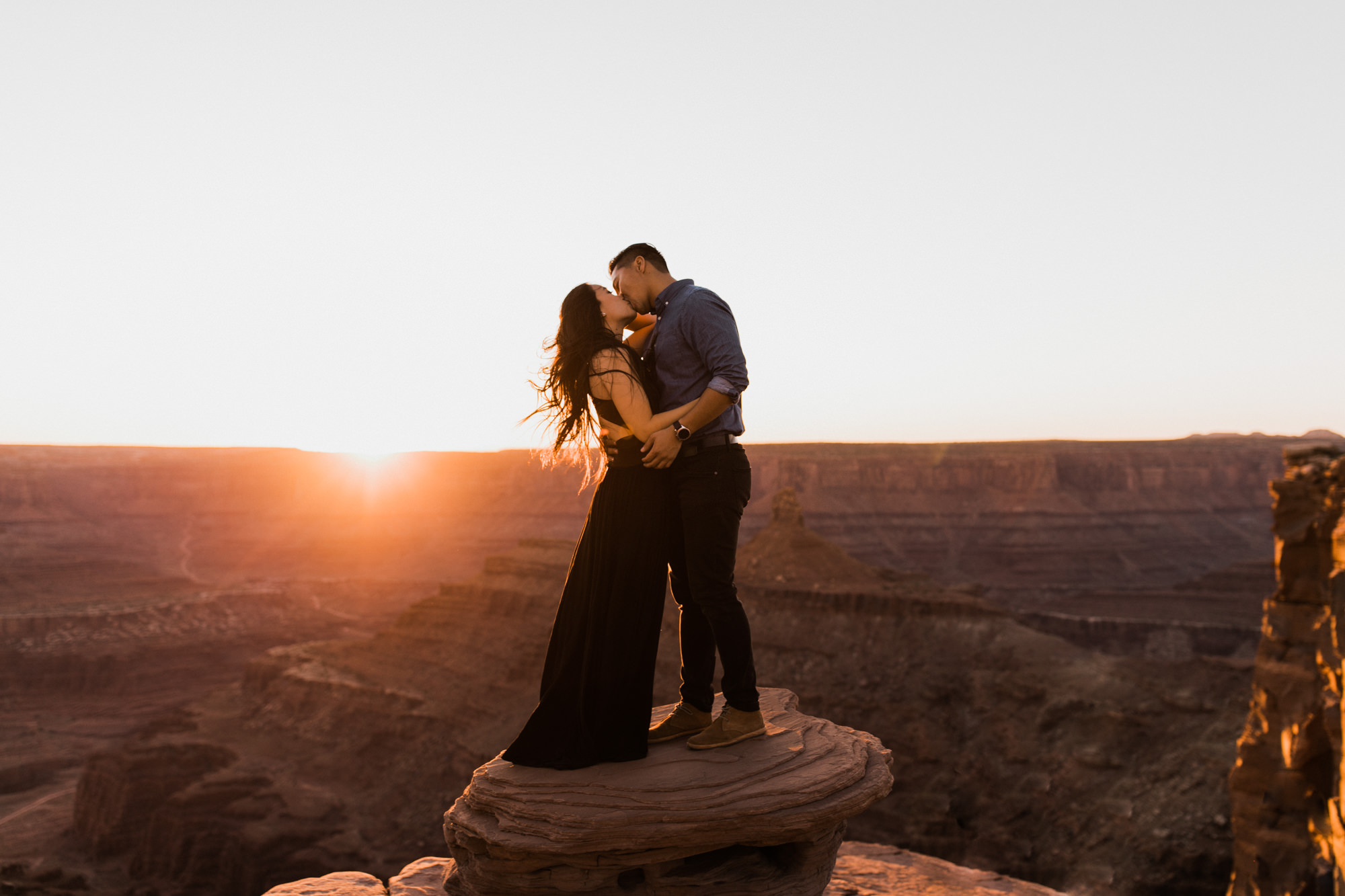 TAMI + ETHAN'S ADVENTUROUS DESERT ENGAGEMENT SESSION | DEAD HORSE POINT STATE PARK | UTAH ELOPEMENT PHOTOGRAPHER | the hearnes adventure photography | www.thehearnes.com