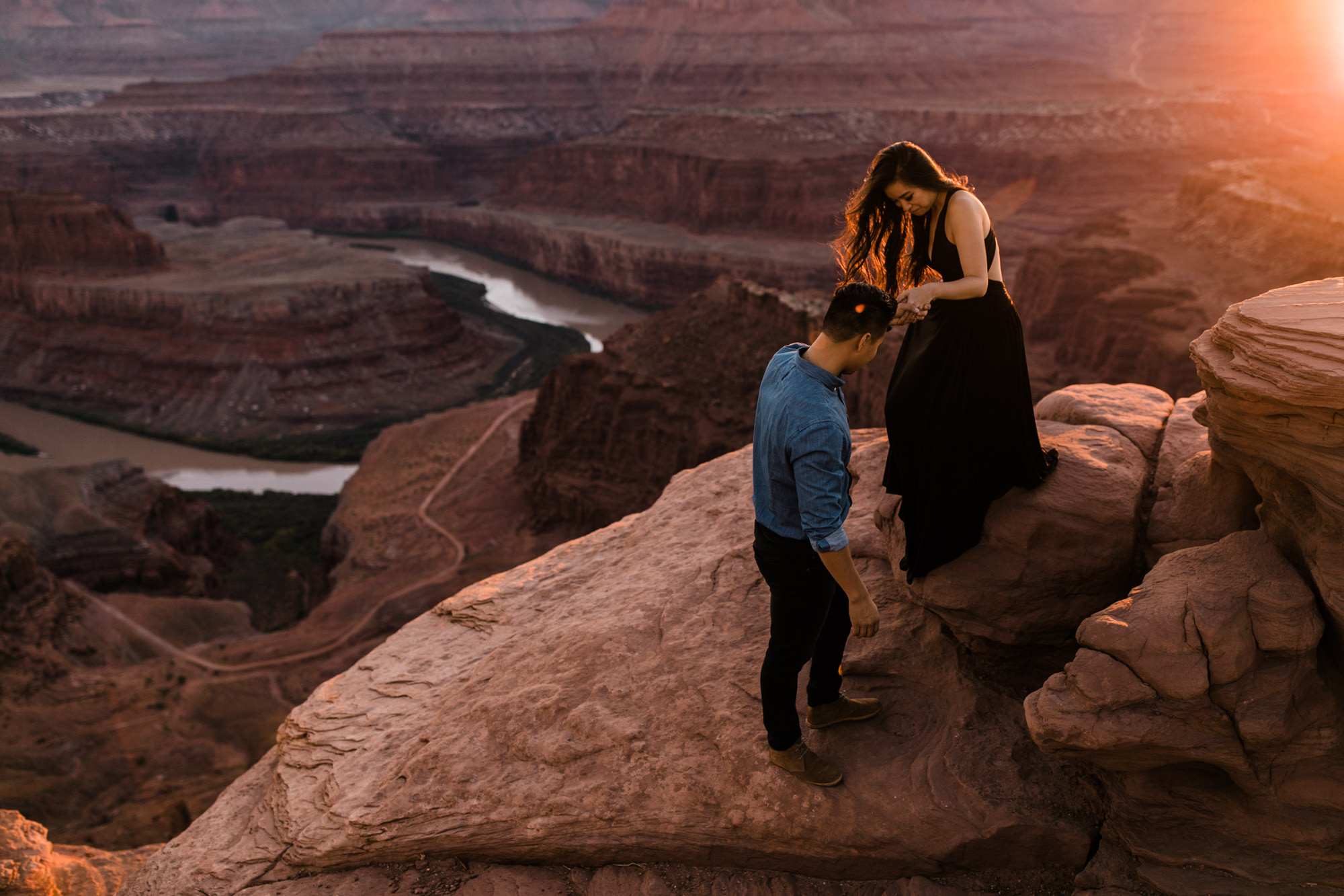 TAMI + ETHAN'S ADVENTUROUS DESERT ENGAGEMENT SESSION | DEAD HORSE POINT STATE PARK | UTAH ELOPEMENT PHOTOGRAPHER | the hearnes adventure photography | www.thehearnes.com