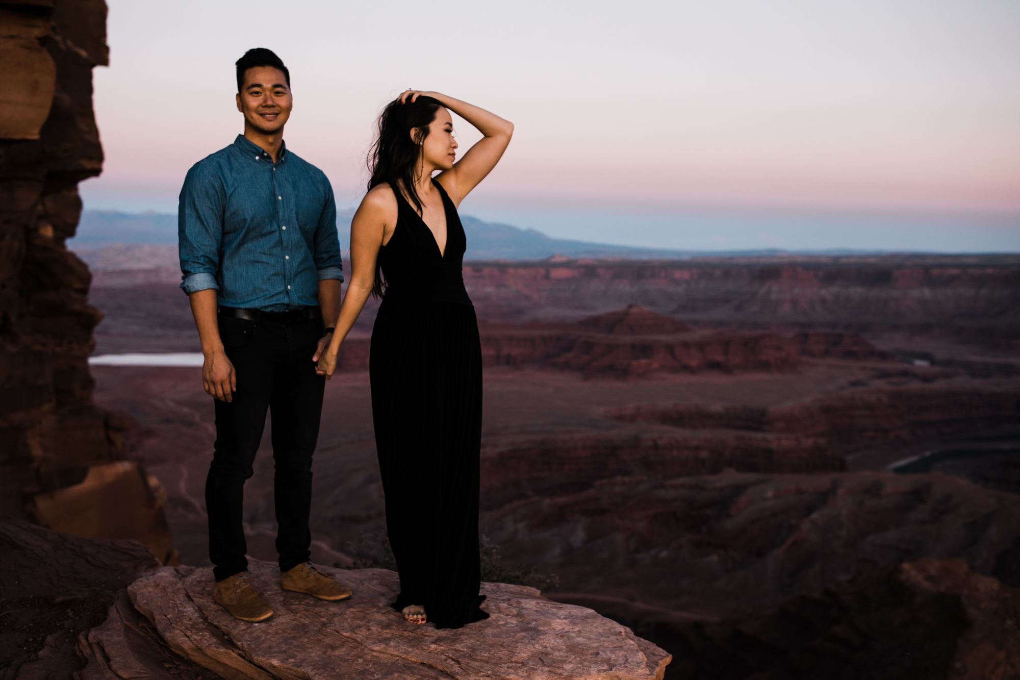 TAMI + ETHAN'S ADVENTUROUS DESERT ENGAGEMENT SESSION | DEAD HORSE POINT STATE PARK | UTAH ELOPEMENT PHOTOGRAPHER | the hearnes adventure photography | www.thehearnes.com