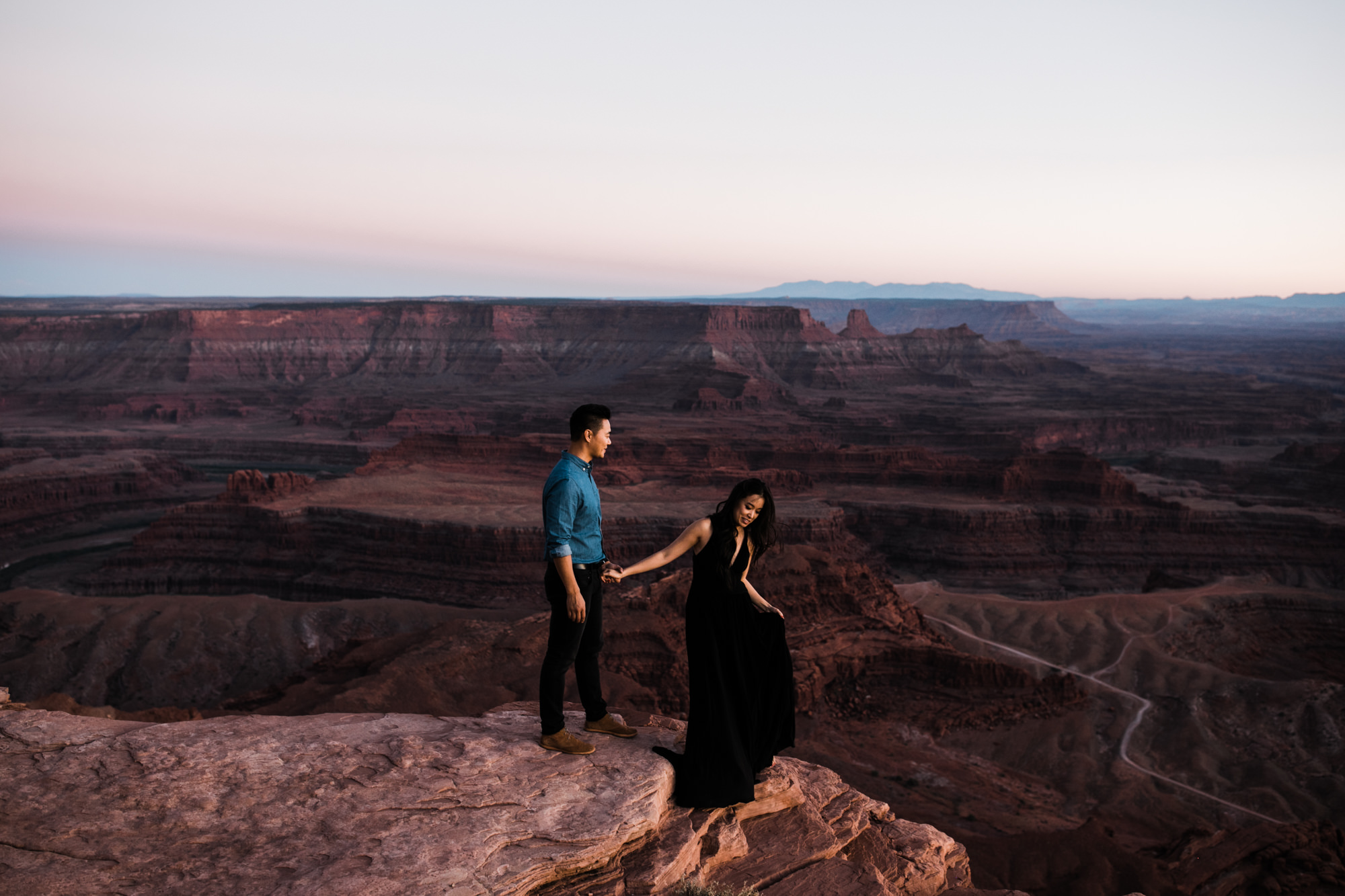 TAMI + ETHAN'S ADVENTUROUS DESERT ENGAGEMENT SESSION | DEAD HORSE POINT STATE PARK | UTAH ELOPEMENT PHOTOGRAPHER | the hearnes adventure photography | www.thehearnes.com