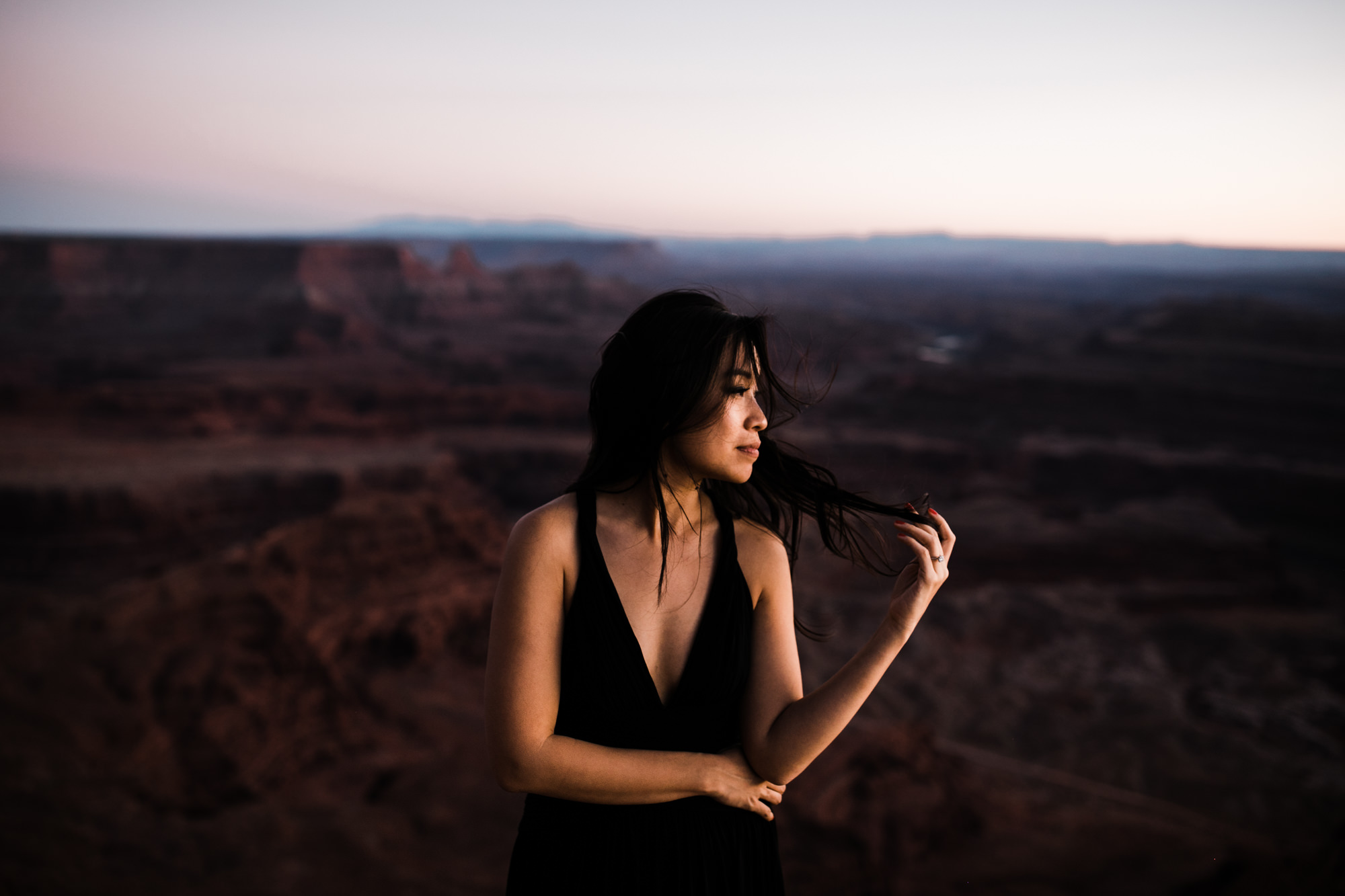 TAMI + ETHAN'S ADVENTUROUS DESERT ENGAGEMENT SESSION | DEAD HORSE POINT STATE PARK | UTAH ELOPEMENT PHOTOGRAPHER | the hearnes adventure photography | www.thehearnes.com