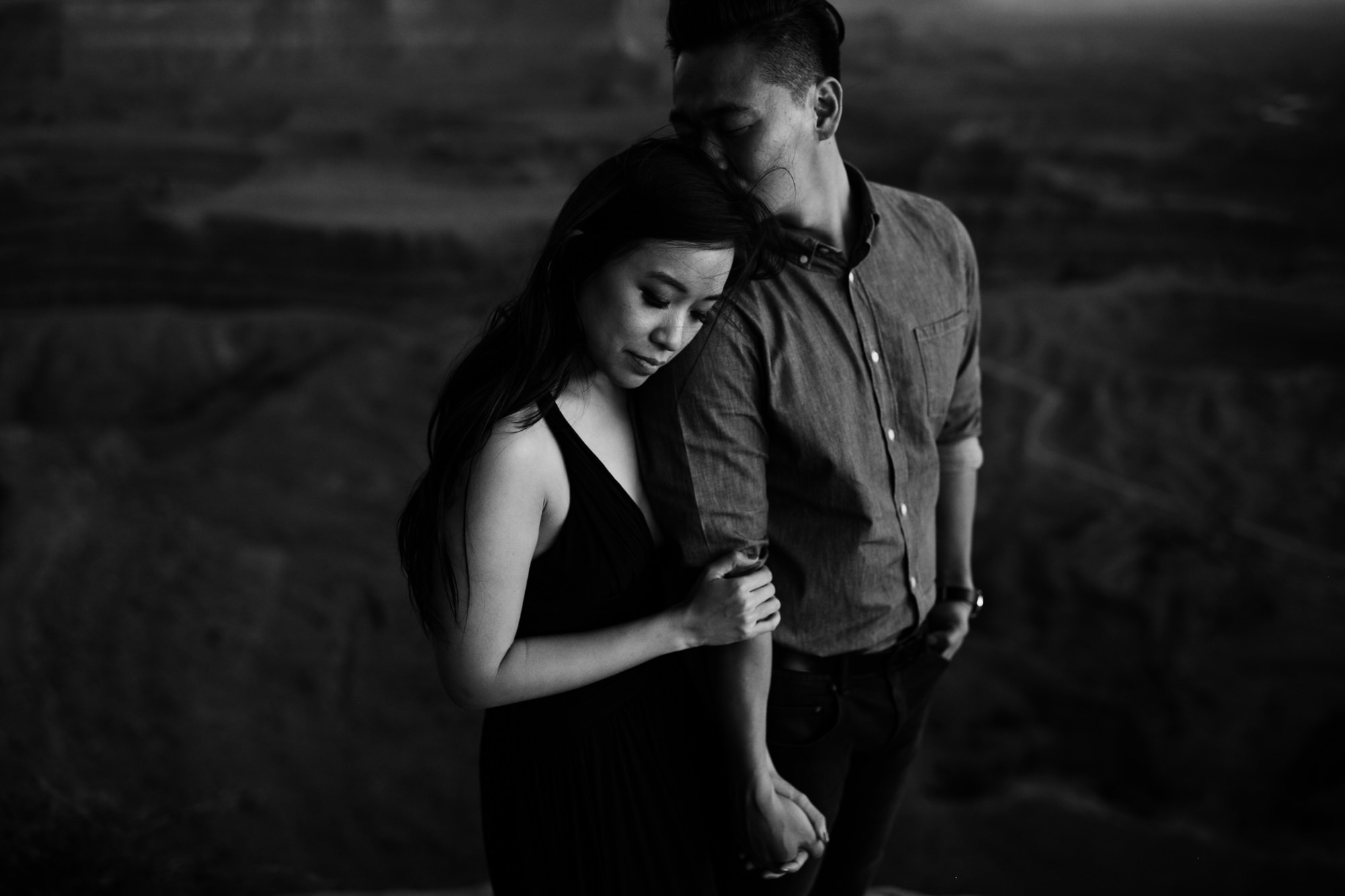 TAMI + ETHAN'S ADVENTUROUS DESERT ENGAGEMENT SESSION | DEAD HORSE POINT STATE PARK | UTAH ELOPEMENT PHOTOGRAPHER | the hearnes adventure photography | www.thehearnes.com