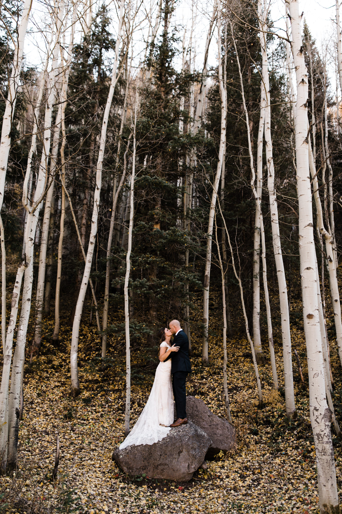 JENNY + ASHLEY'S MOUNTAINTOP INTIMATE WEDDING | TELLURIDE, COLORADO ELOPEMENT PHOTOGRAPHER | FALL MOUNTAIN WEDDING INSPIRATION | the hearnes adventure photography | www.thehearnes.com