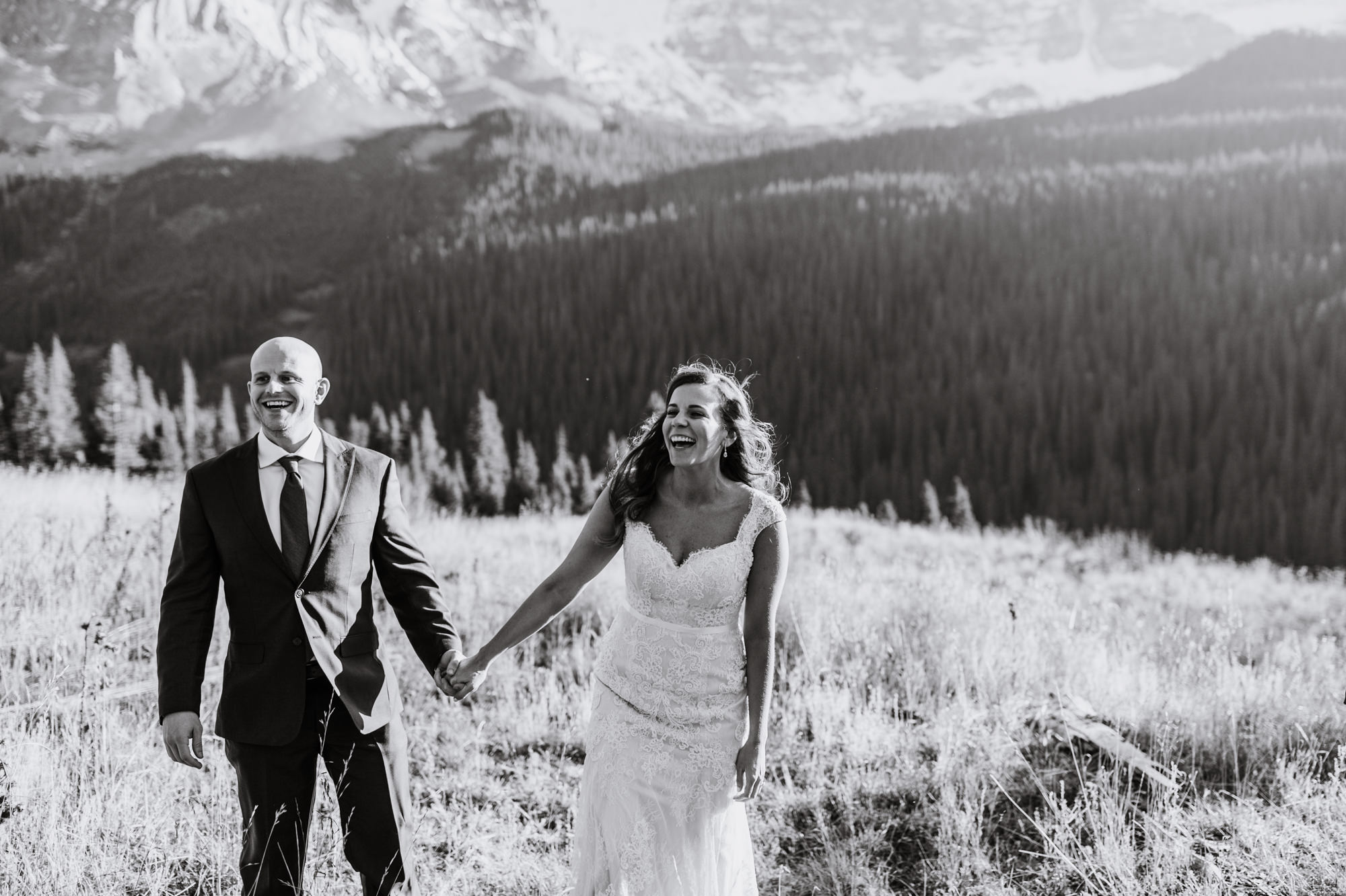 JENNY + ASHLEY'S MOUNTAINTOP INTIMATE WEDDING | TELLURIDE, COLORADO ELOPEMENT PHOTOGRAPHER | FALL MOUNTAIN WEDDING INSPIRATION | the hearnes adventure photography | www.thehearnes.com
