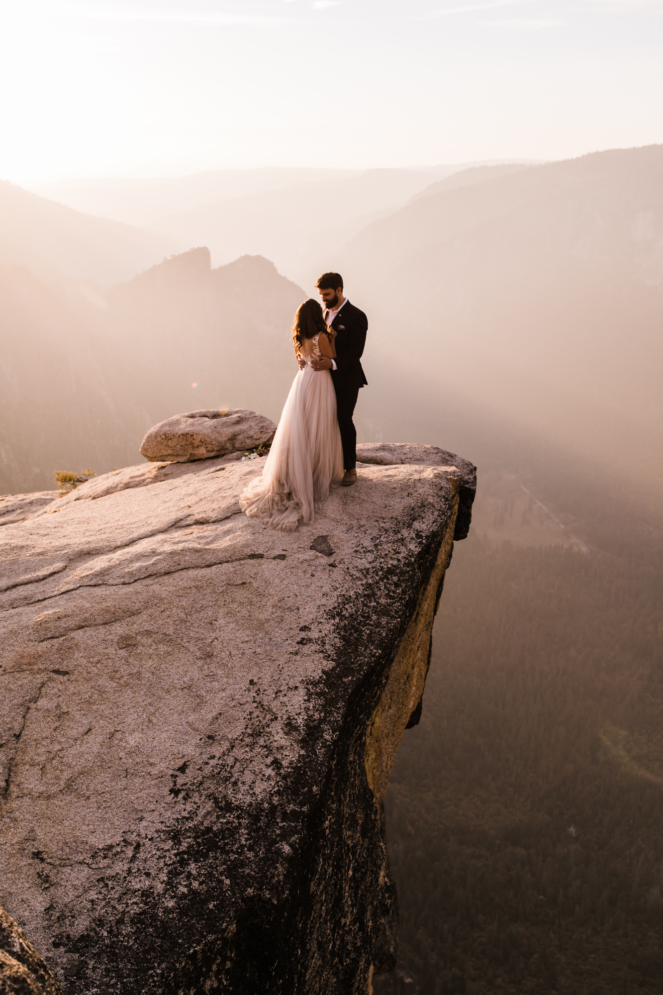 adventurous yosemite elopement | sunrise at glacier point | sunset wedding ceremony at taft point | destination elopement photographer | the hearnes adventure photography | www.thehearnes.com