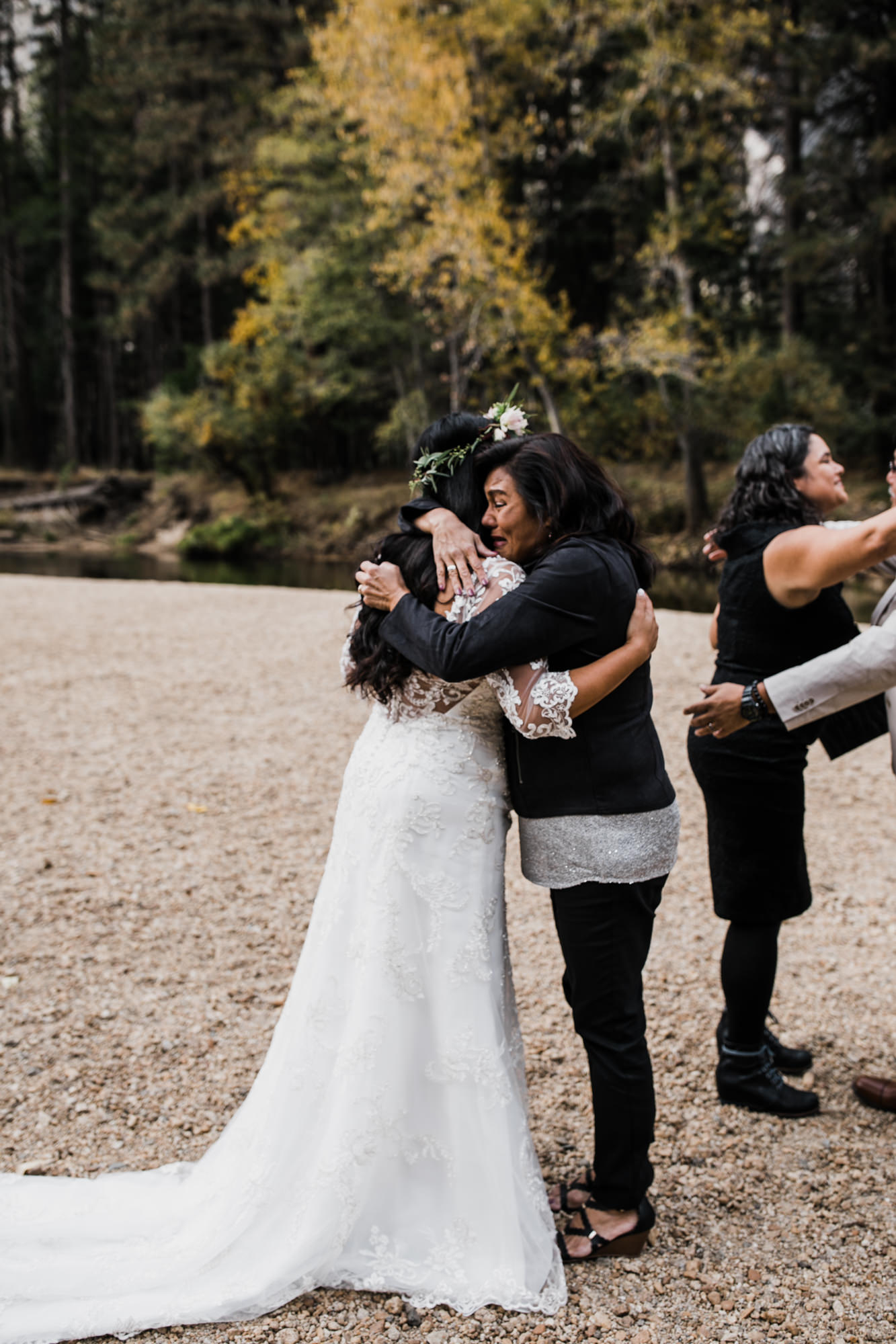 chris + jen's intimate yosemite wedding | yosemite adventure wedding photographer | the hearnes adventure photography | www.thehearnes.com