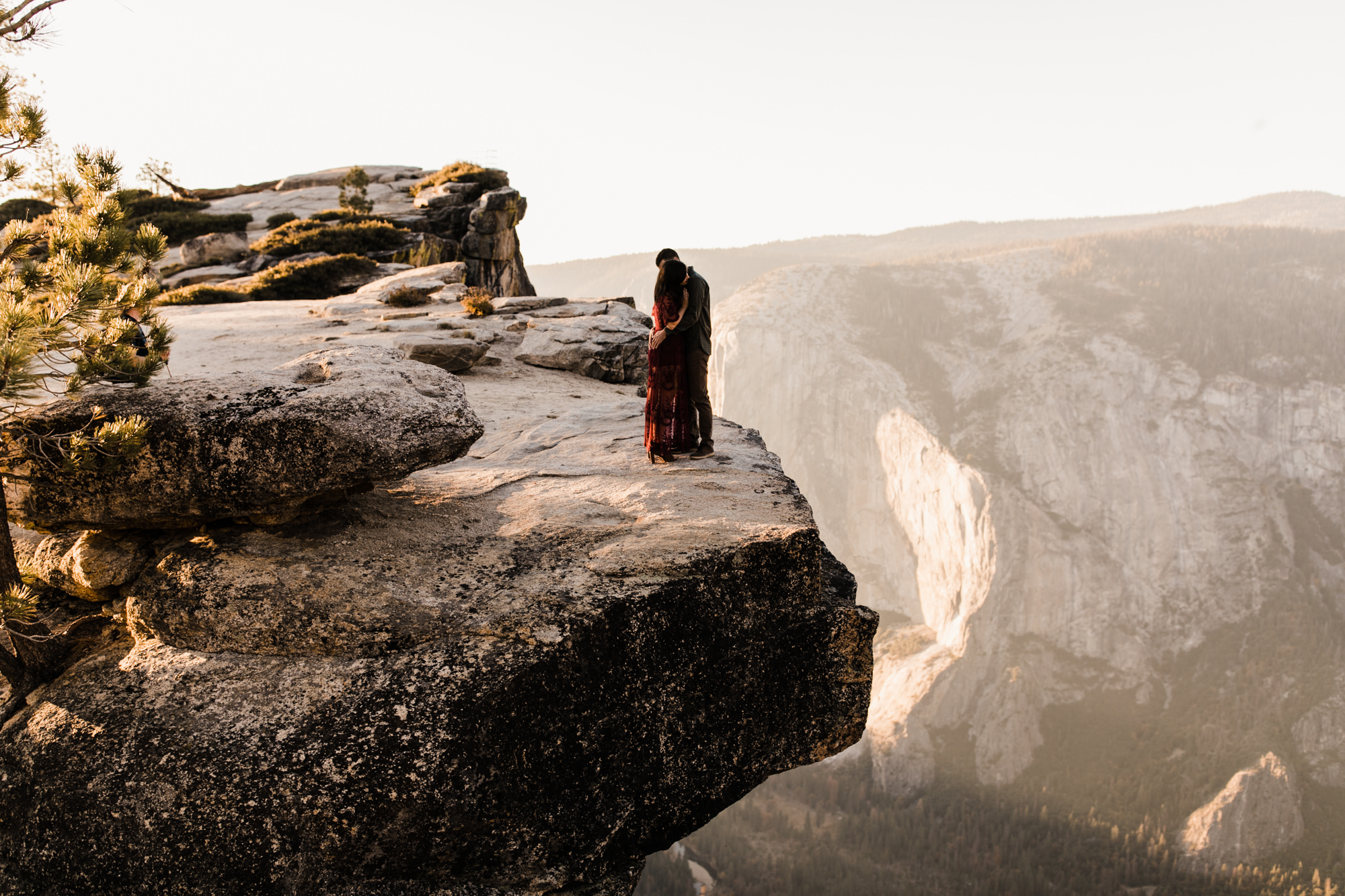 rachel + seth's adventurous taft point engagement session | yosemite national park | california adventure elopement photographer | the hearnes adventure photography | www.thehearnes.com