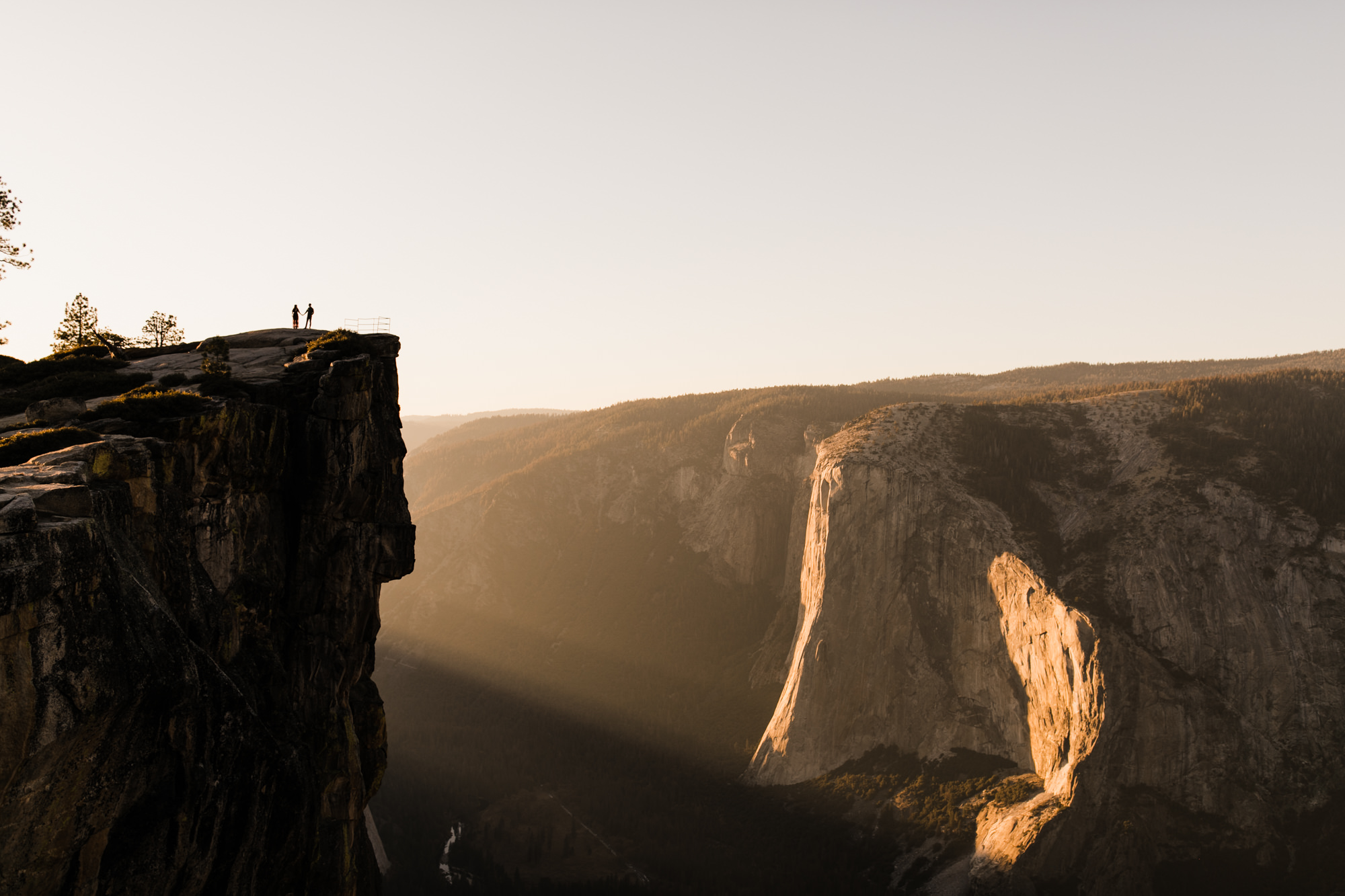 rachel + seth's adventurous taft point engagement session | yosemite national park | california adventure elopement photographer | the hearnes adventure photography | www.thehearnes.com