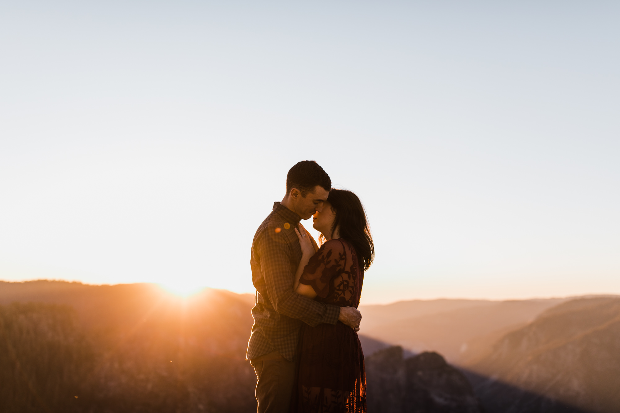 rachel + seth's adventurous taft point engagement session | yosemite national park | california adventure elopement photographer | the hearnes adventure photography | www.thehearnes.com