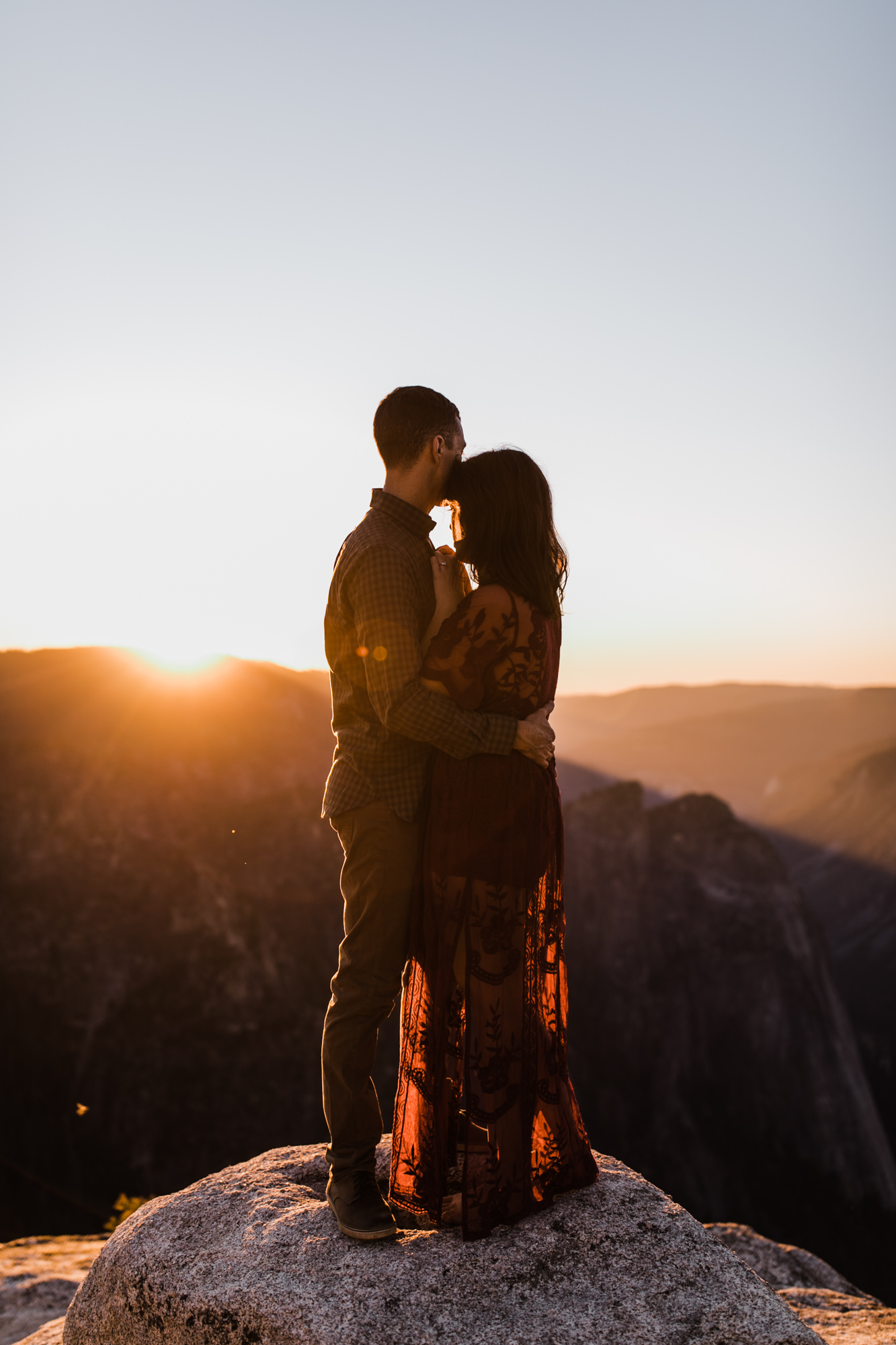 rachel + seth's adventurous taft point engagement session | yosemite national park | california adventure elopement photographer | the hearnes adventure photography | www.thehearnes.com