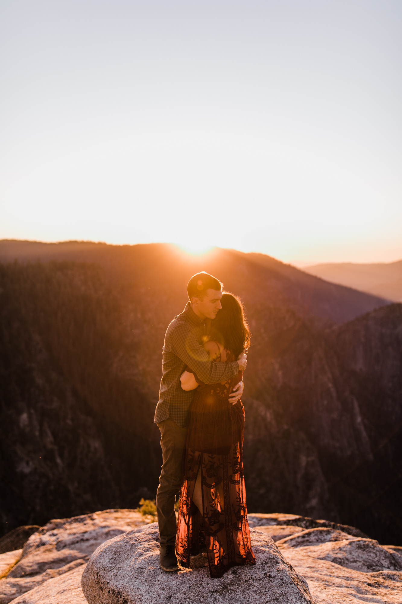 rachel + seth's adventurous taft point engagement session | yosemite national park | california adventure elopement photographer | the hearnes adventure photography | www.thehearnes.com