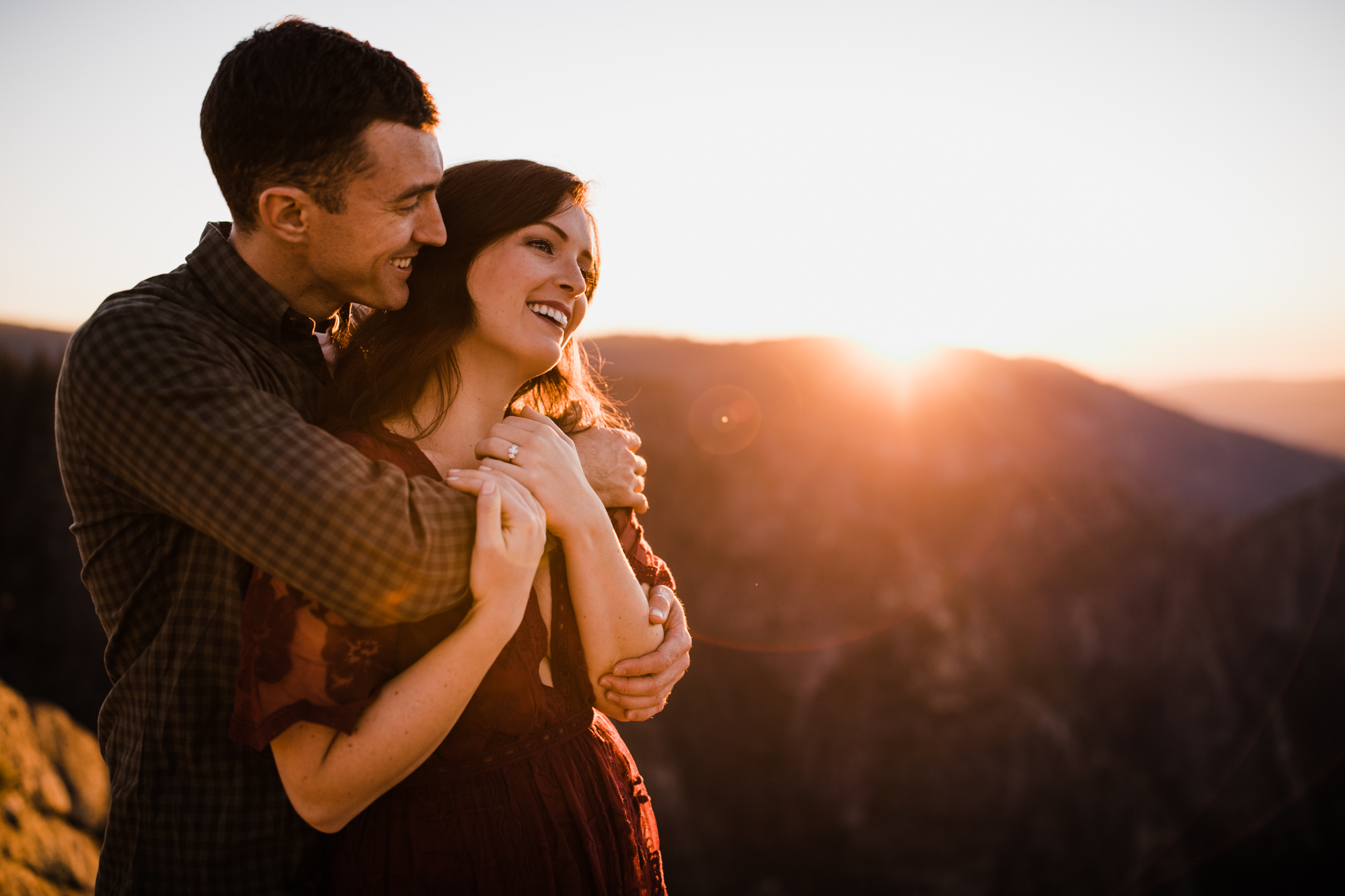 rachel + seth's adventurous taft point engagement session | yosemite national park | california adventure elopement photographer | the hearnes adventure photography | www.thehearnes.com