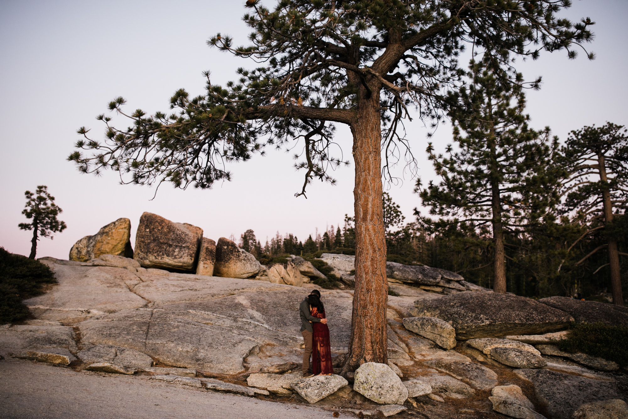 rachel + seth's adventurous taft point engagement session | yosemite national park | california adventure elopement photographer | the hearnes adventure photography | www.thehearnes.com