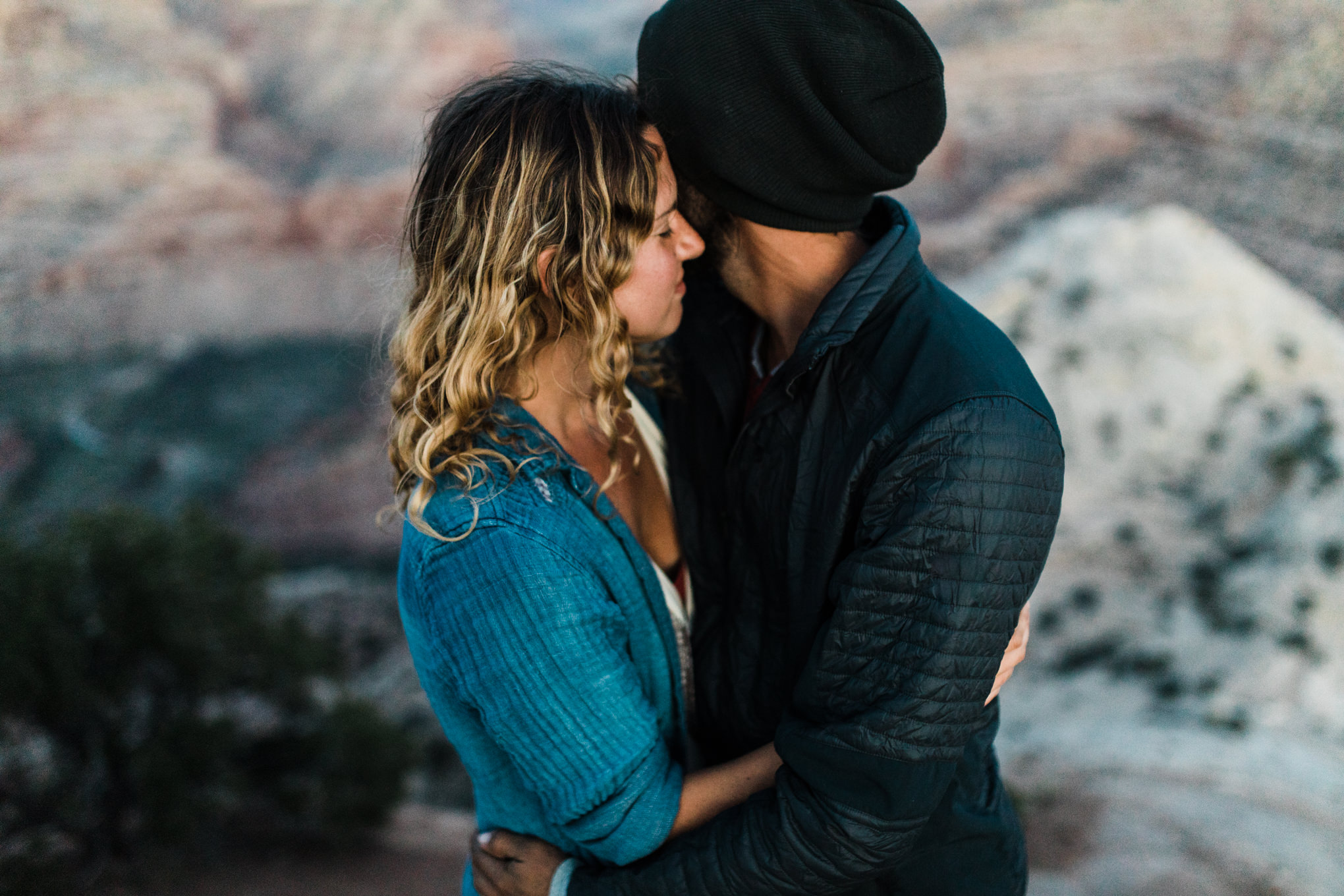 adventure van life session in the utah desert | destination engagement photo inspiration | utah adventure elopement photographers | the hearnes adventure photography | www.thehearnes.com