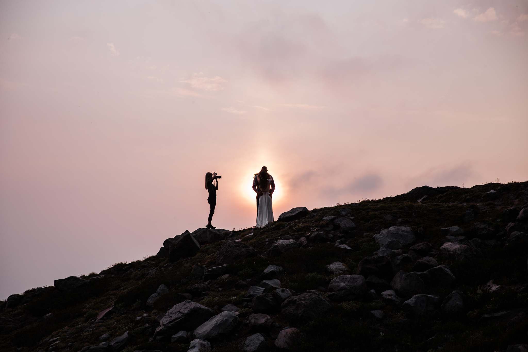 shooting an elopement in mount rainier national park | utah and california adventure elopement photographers | the hearnes adventure photography | www.thehearnes.com