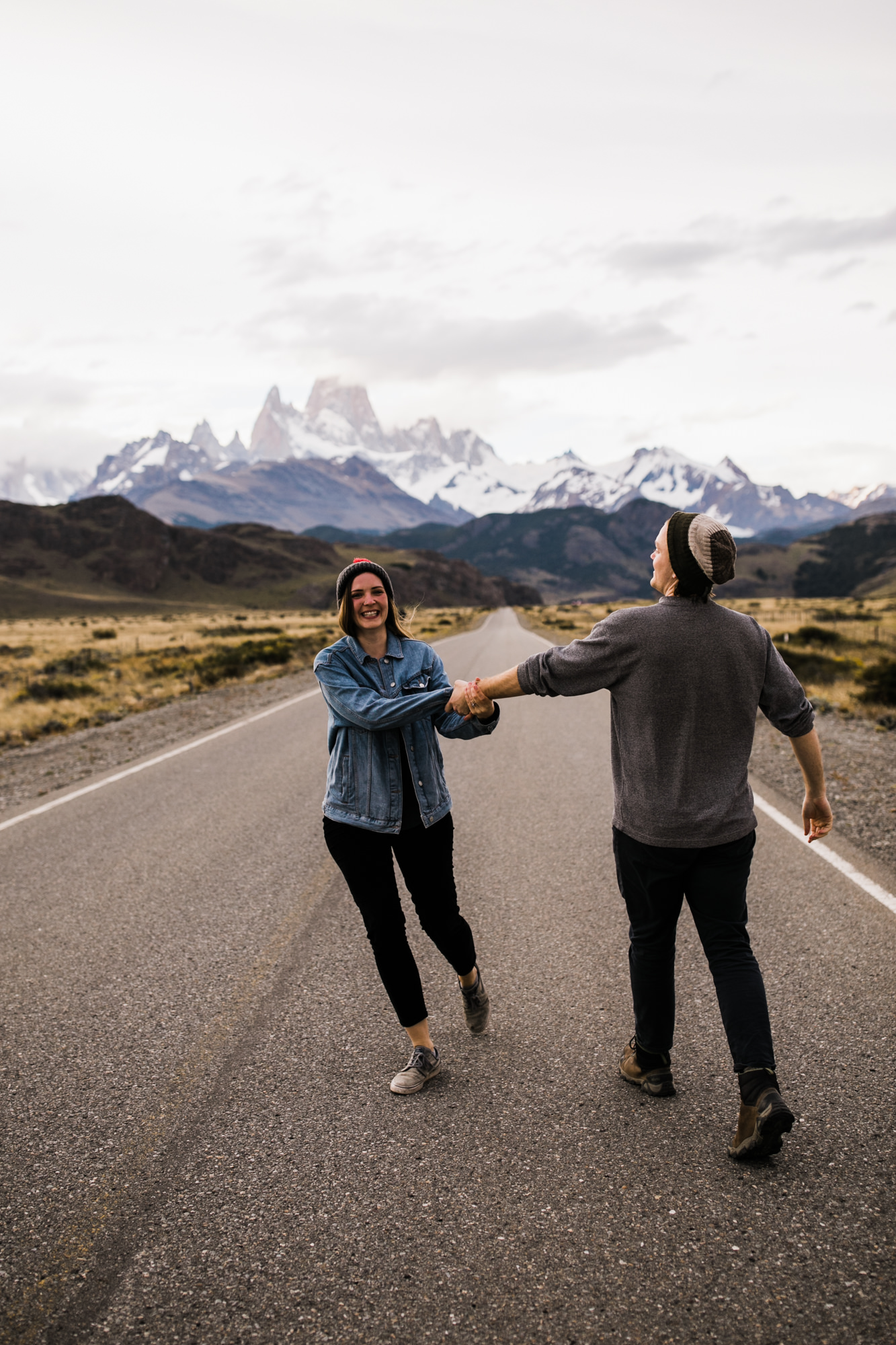 rich + anni's adventure travel session in el chalten | fitz roy, patagonia, argentina | patagonia destination elopement photographer | the hearnes adventure photography | www.thehearnes.com