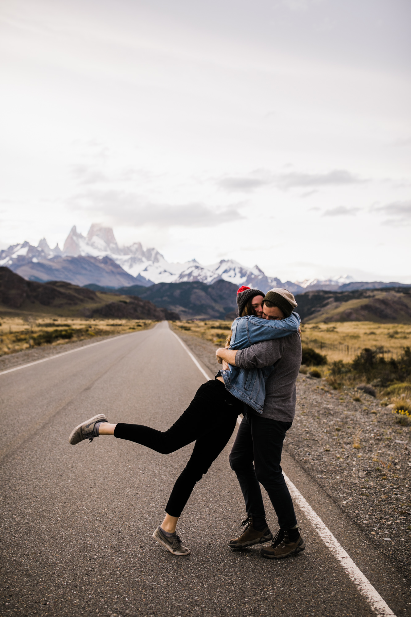 rich + anni's adventure travel session in el chalten | fitz roy, patagonia, argentina | patagonia destination elopement photographer | the hearnes adventure photography | www.thehearnes.com