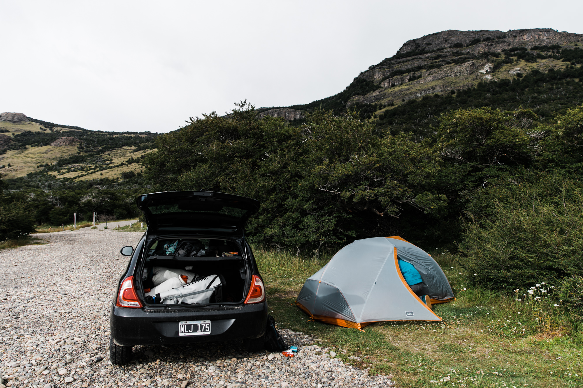 Exploring El Chalten, Argentina | waiting out bad weather near fitz roy | Patagonia Wedding Photographer | www.thehearnes.com