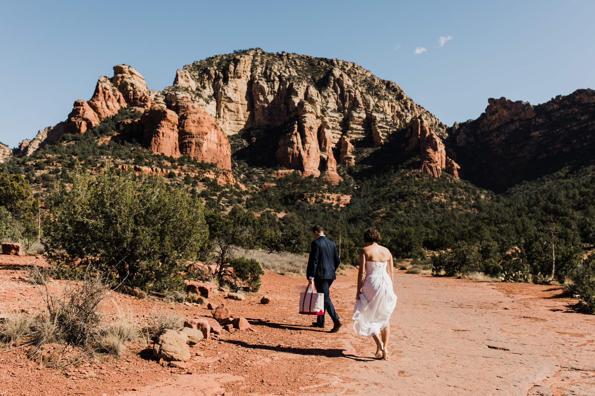 adventure elopement in sedona, arizona | travel destination wedding photographers | the hearnes adventure photography | www.thehearnes.com