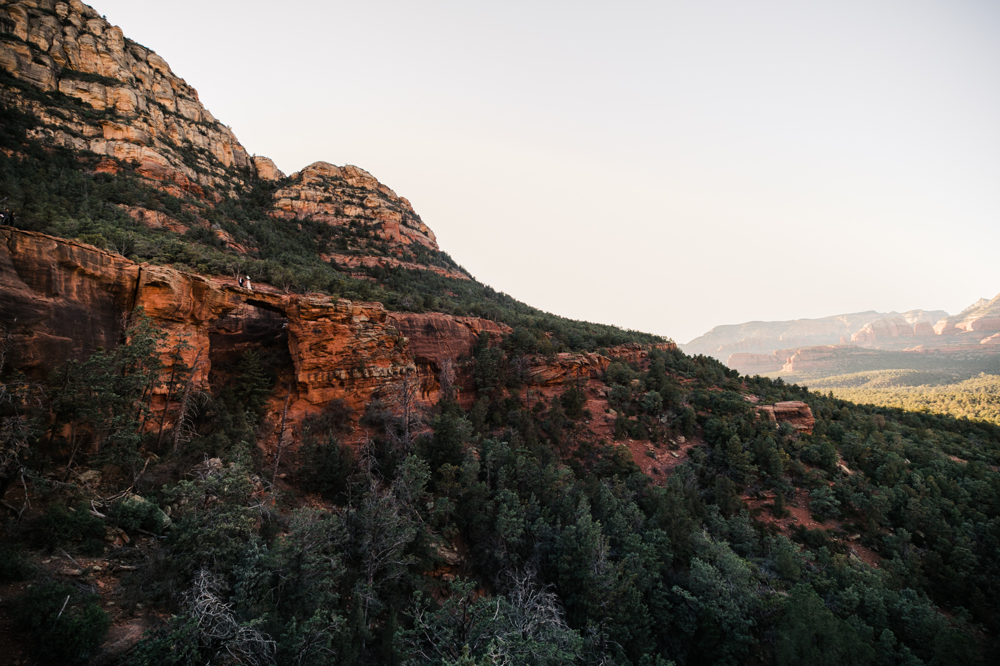 adventure elopement in sedona, arizona | travel destination wedding photographers | the hearnes adventure photography | www.thehearnes.com