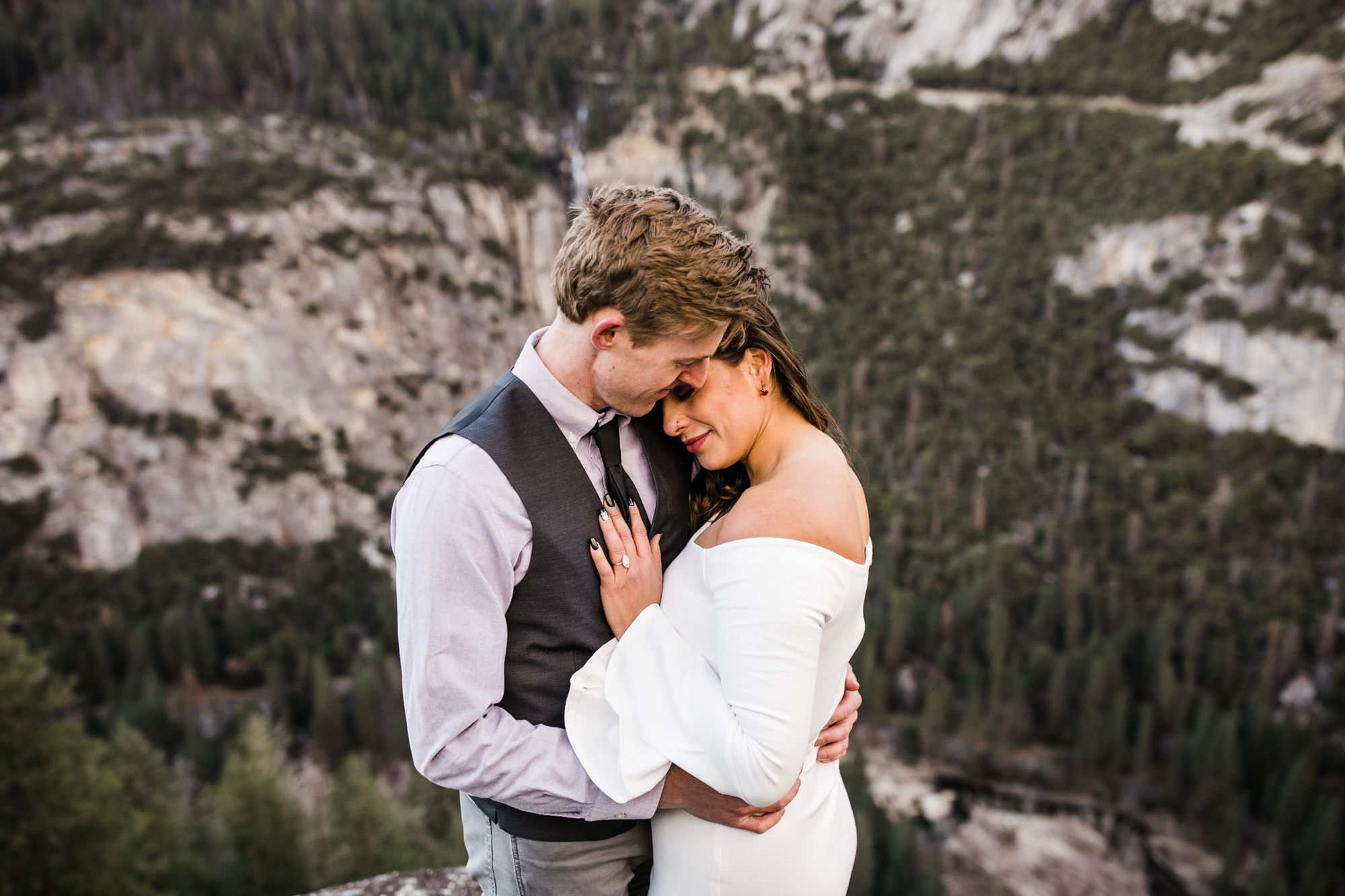 mountain top engagement session in yosemite national park | adventurous destination wedding photographer | the hearnes adventure photography | www.thehearnes.com