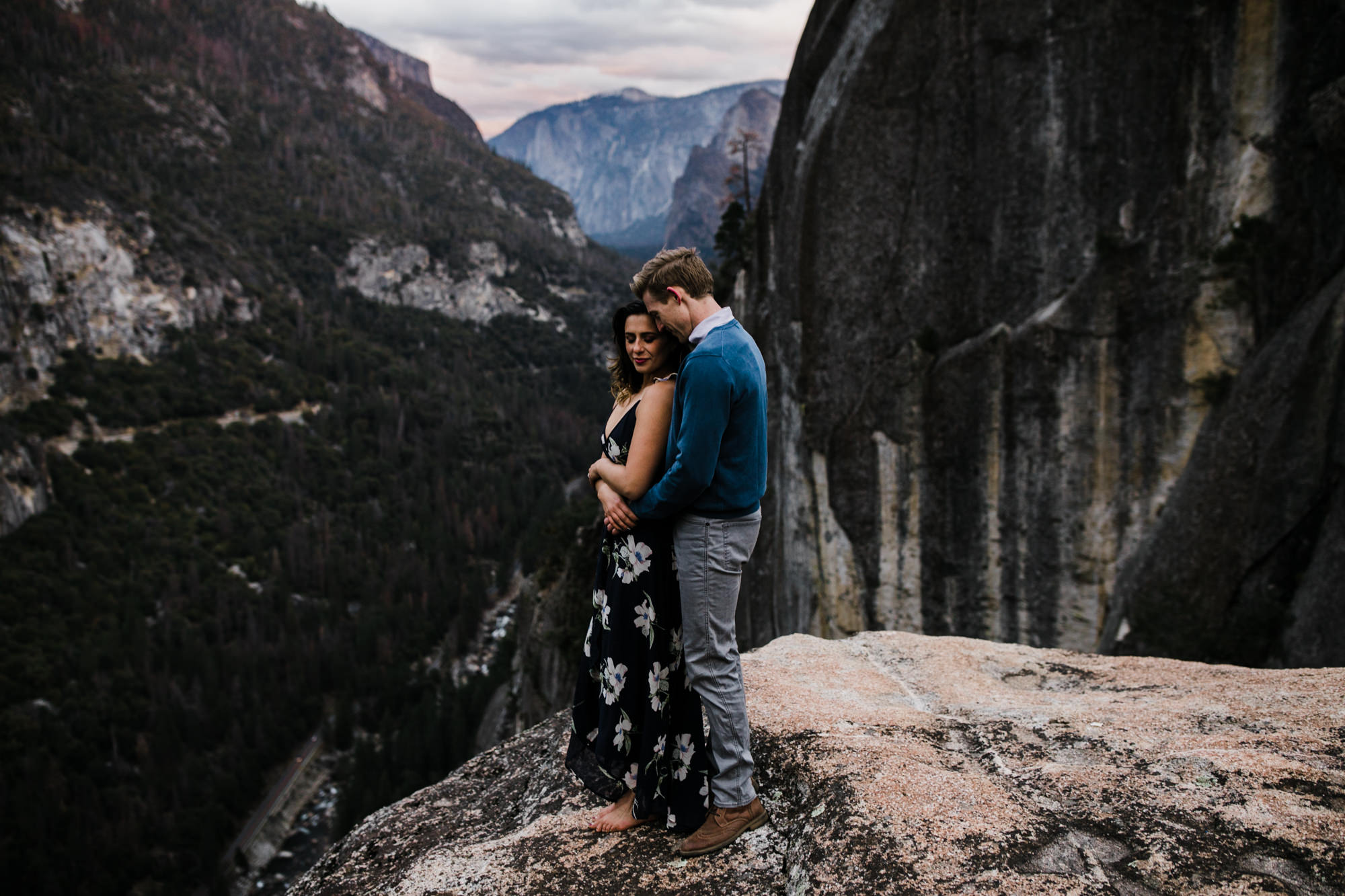 mountain top engagement session in yosemite national park | adventurous destination wedding photographer | the hearnes adventure photography | www.thehearnes.com