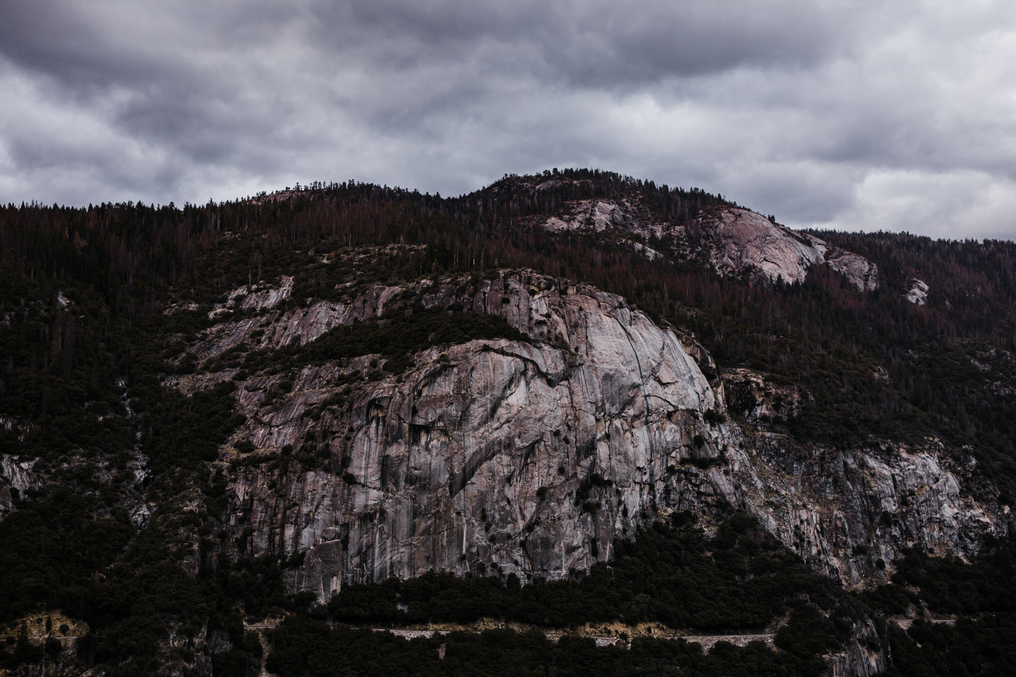 mountain top engagement session in yosemite national park | adventurous destination wedding photographer | the hearnes adventure photography | www.thehearnes.com