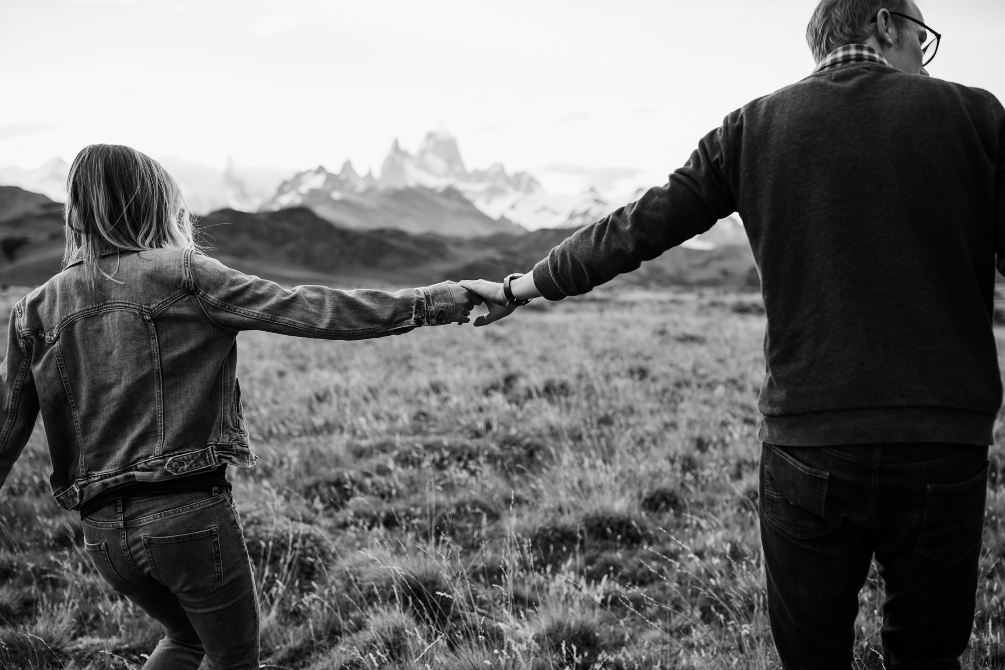 adventure photo session in el chalten | fitz roy, patagonia, argentina | patagonia destination wedding photographer | the hearnes adventure photography | www.thehearnes.com
