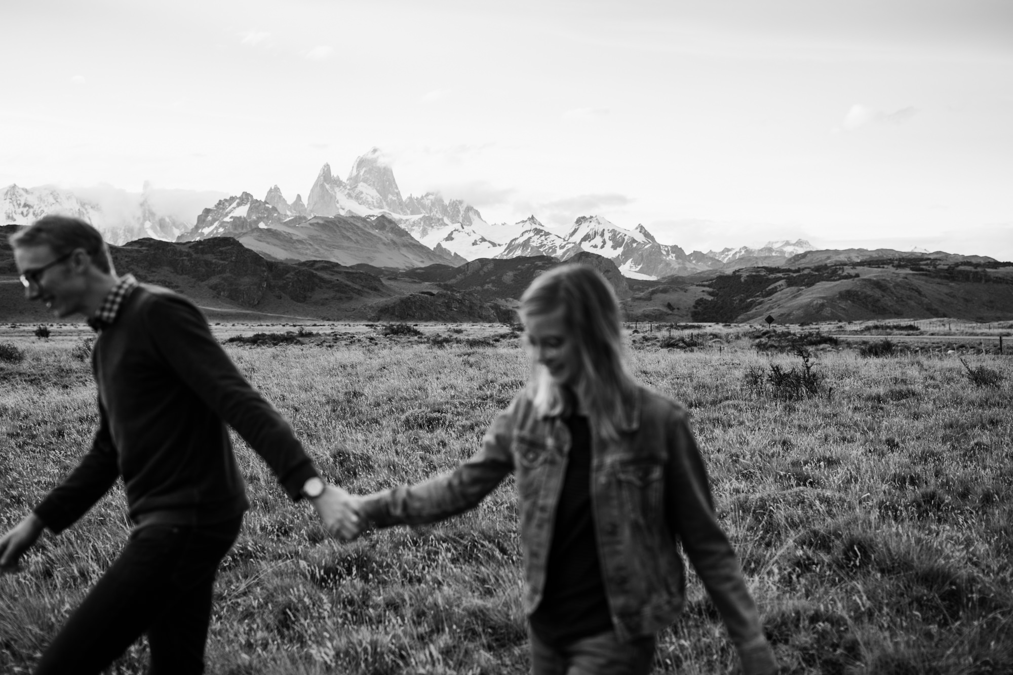 adventure photo session in el chalten | fitz roy, patagonia, argentina | patagonia destination wedding photographer | the hearnes adventure photography | www.thehearnes.com