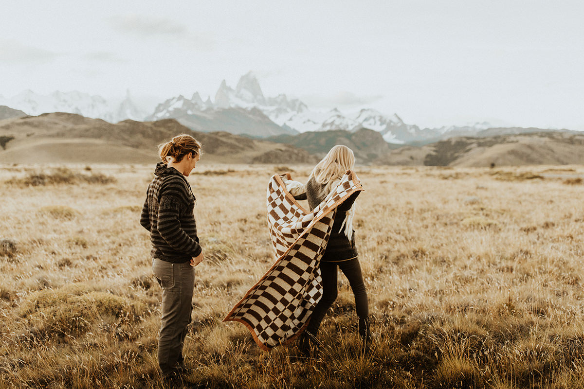 our adventure photo session in patagonia | photos by anni graham | el chalten, argentina | patagonia elopement photographer | www.thehearnes.com