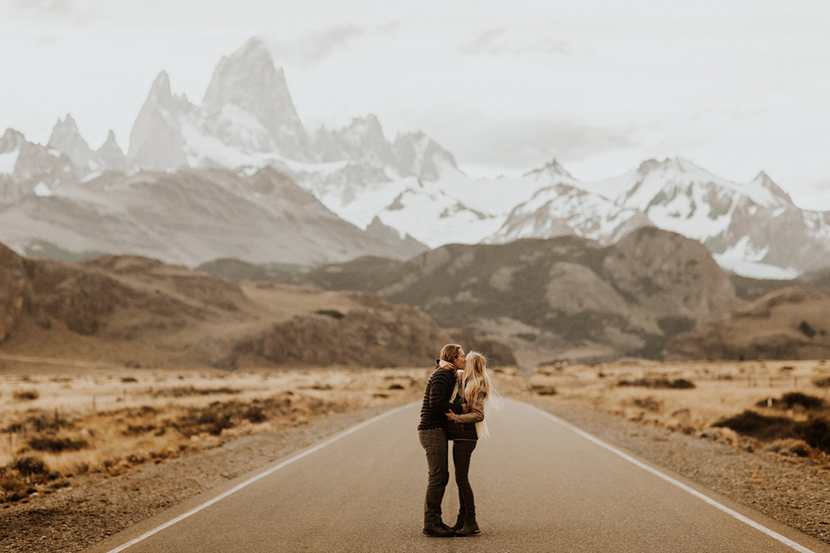 our adventure photo session in patagonia | photos by anni graham | el chalten, argentina | patagonia elopement photographer | www.thehearnes.com