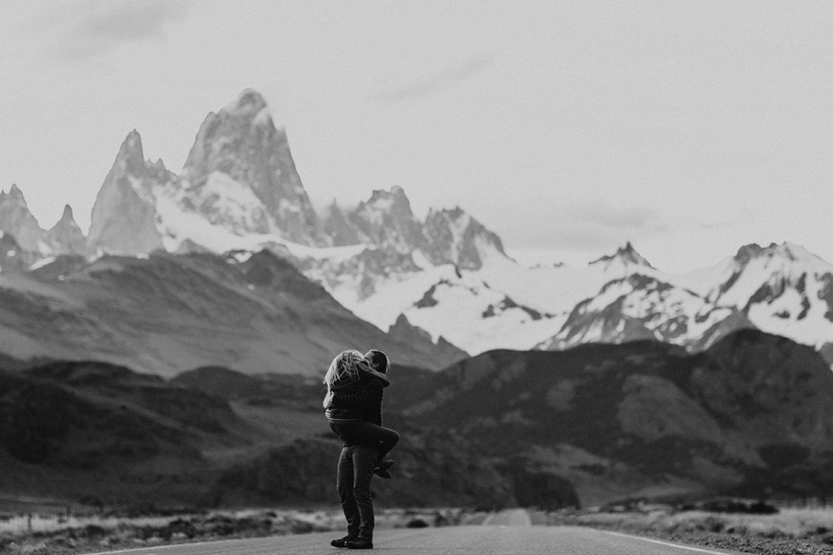 our adventure photo session in patagonia | photos by anni graham | el chalten, argentina | patagonia elopement photographer | www.thehearnes.com