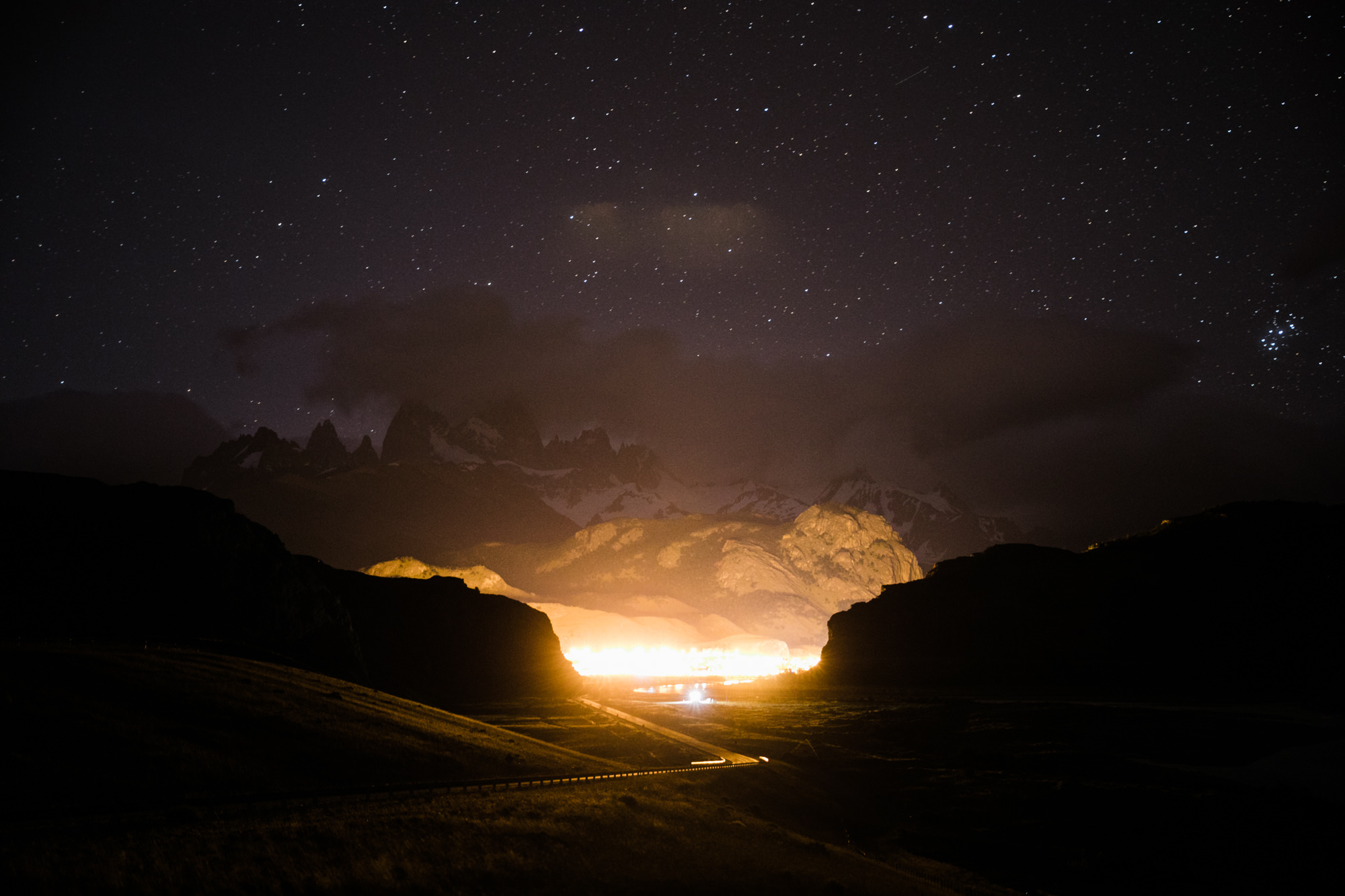 sunset + sunrise in el chalten, argentina | 24 hours of fitz roy | patagonia wedding + elopement photographers | the hearnes adventure photography | www.thehearnes.com