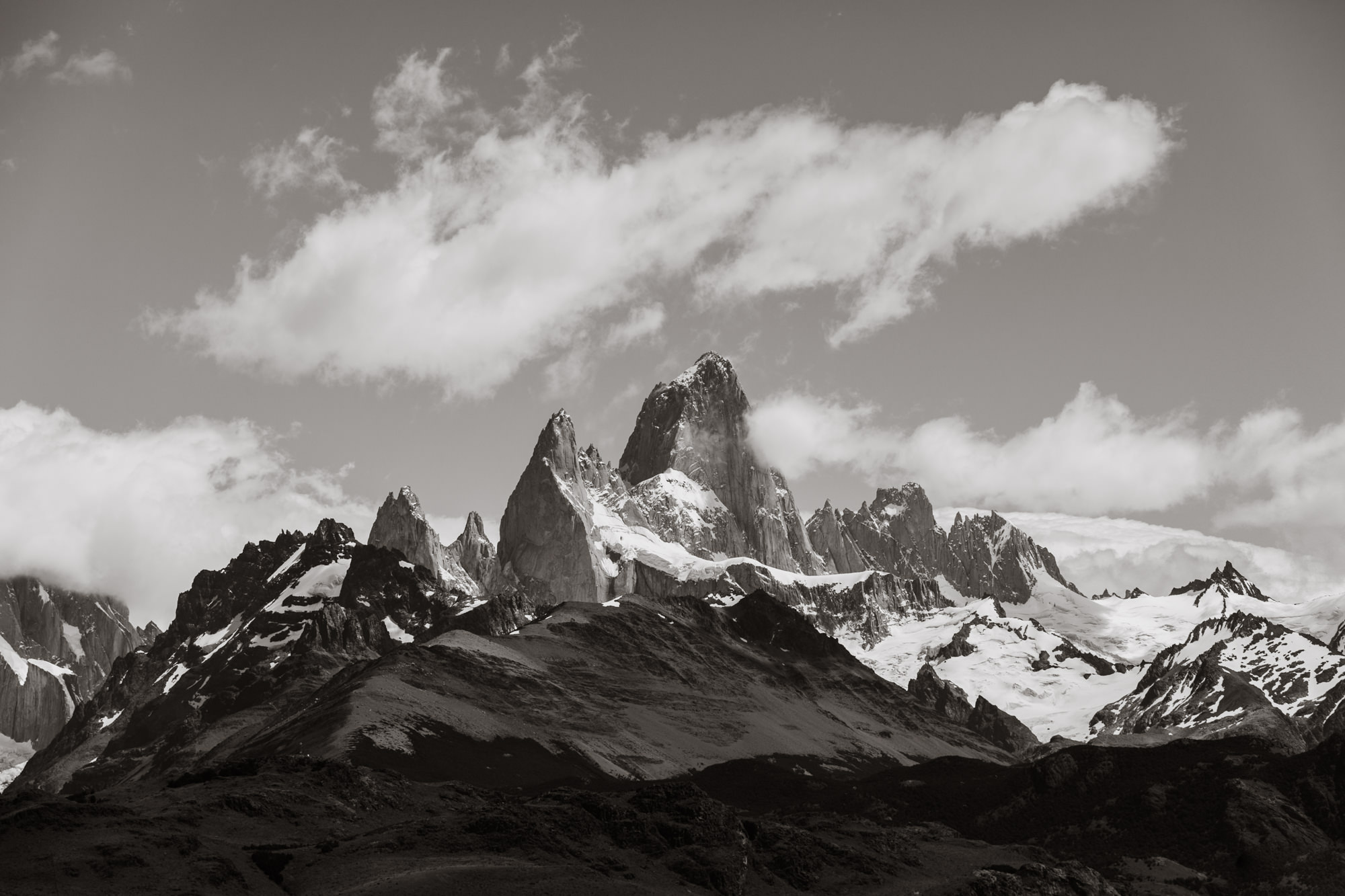 sunset + sunrise in el chalten, argentina | 24 hours of fitz roy | patagonia wedding + elopement photographers | the hearnes adventure photography | www.thehearnes.com