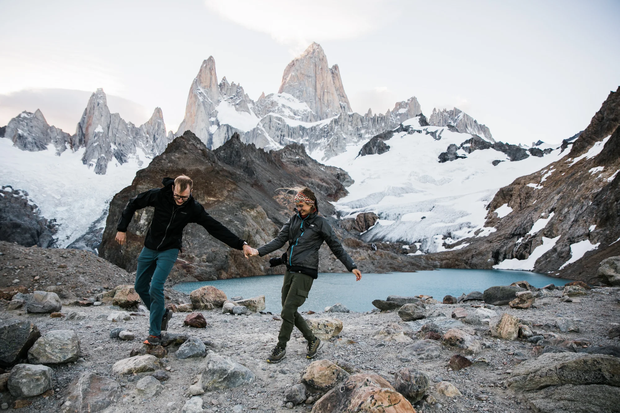 adventure backpacking session near fitz roy | patagonia elopement photographer | argentina wedding photographer | the hearnes adventure photography | www.thehearnes.com