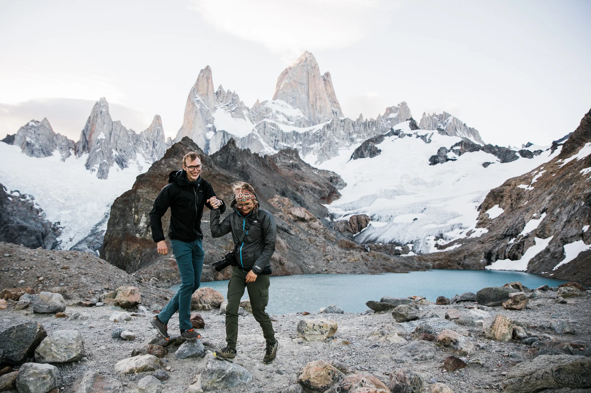 adventure backpacking session near fitz roy | patagonia elopement photographer | argentina wedding photographer | the hearnes adventure photography | www.thehearnes.com