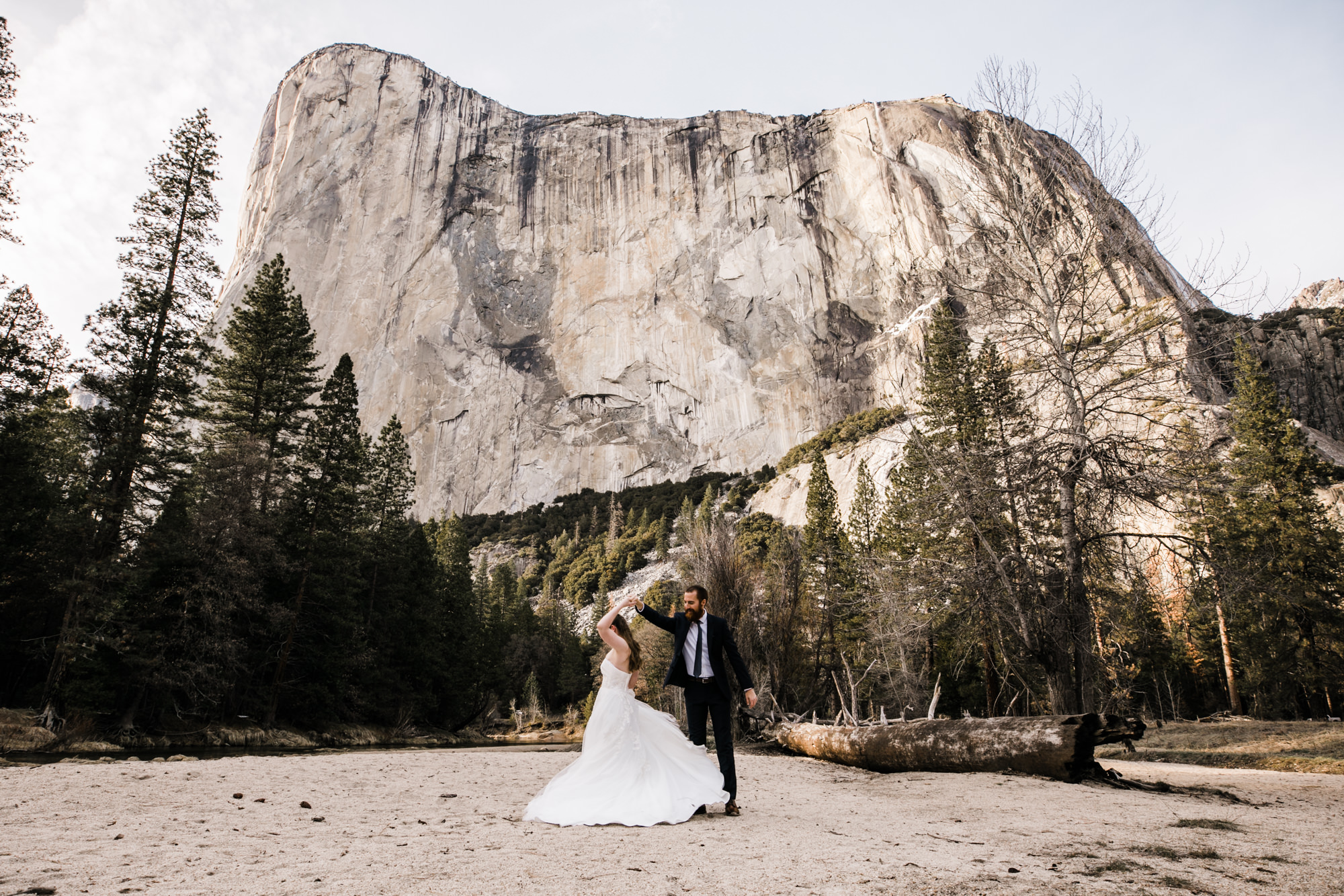 winter elopement wedding in yosemite national park | The Hearnes Adventure Photography