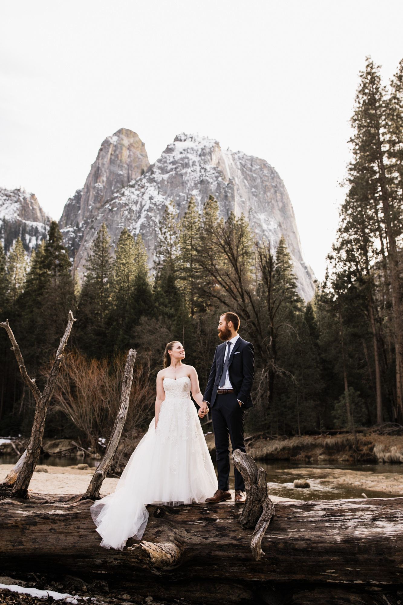 winter elopement wedding in yosemite national park | The Hearnes Adventure Photography