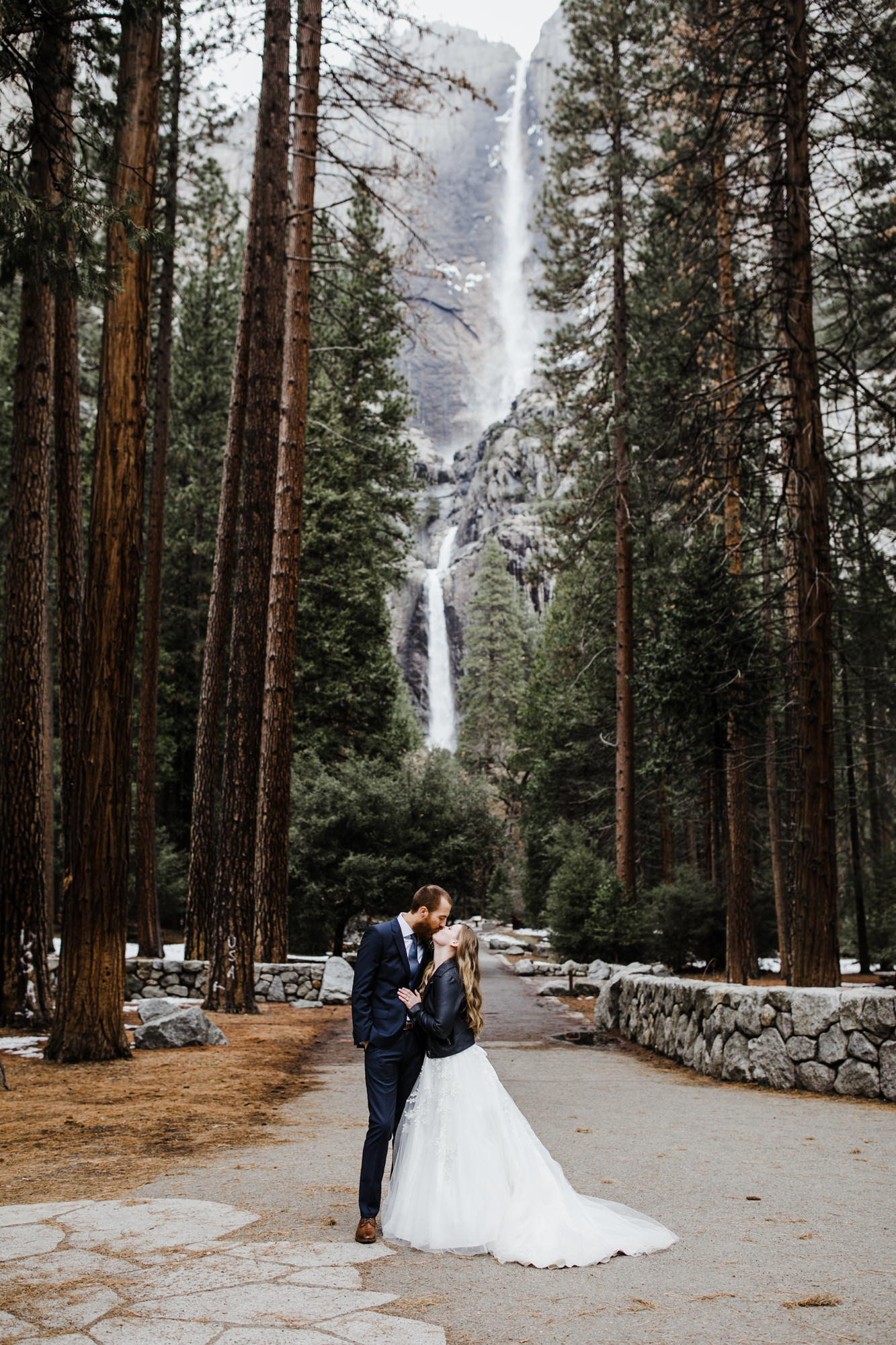 snowy elopement wedding in yosemite national park | The Hearnes Adventure Photography