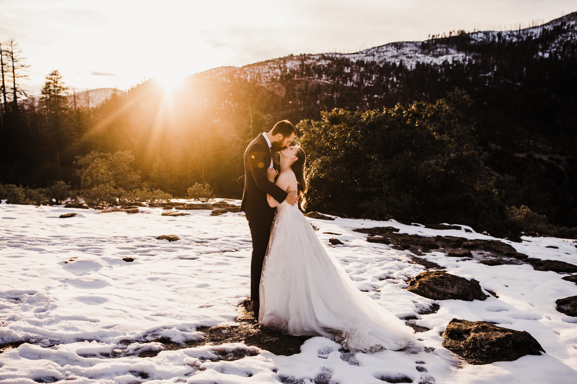 snowy elopement wedding in yosemite national park | The Hearnes Adventure Photography