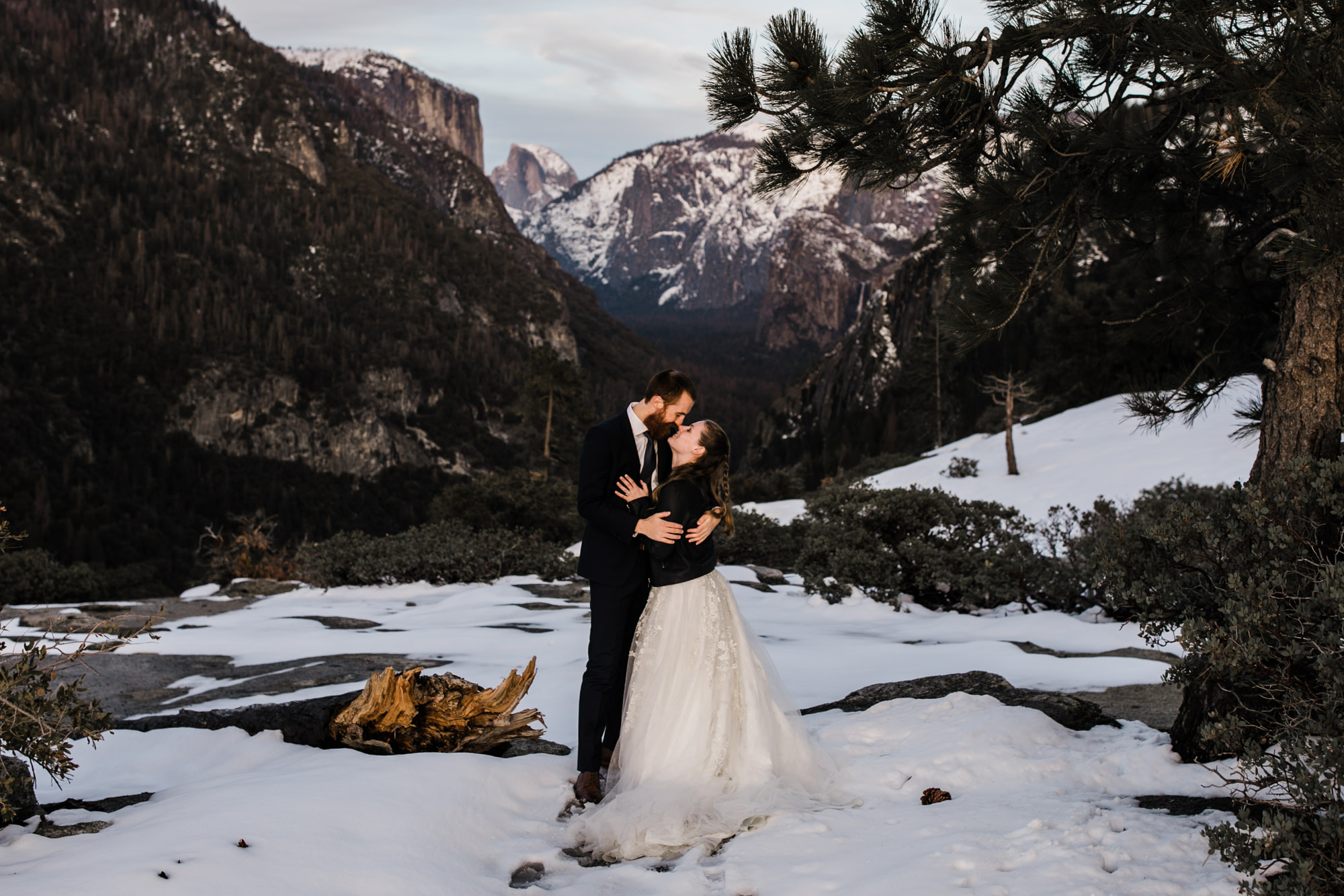 snowy elopement wedding in yosemite national park | The Hearnes Adventure Photography