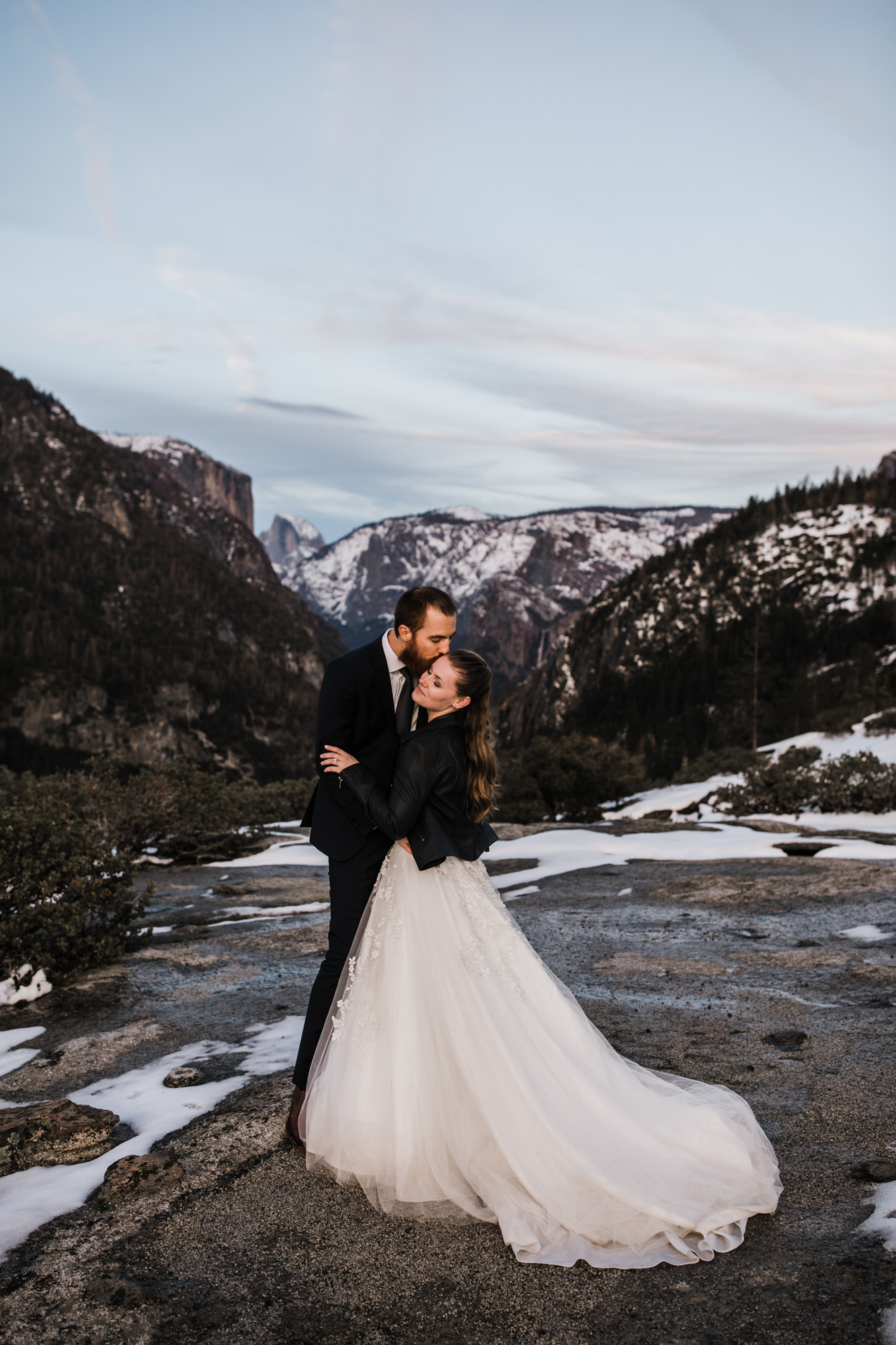 snowy elopement wedding in yosemite national park | The Hearnes Adventure Photography