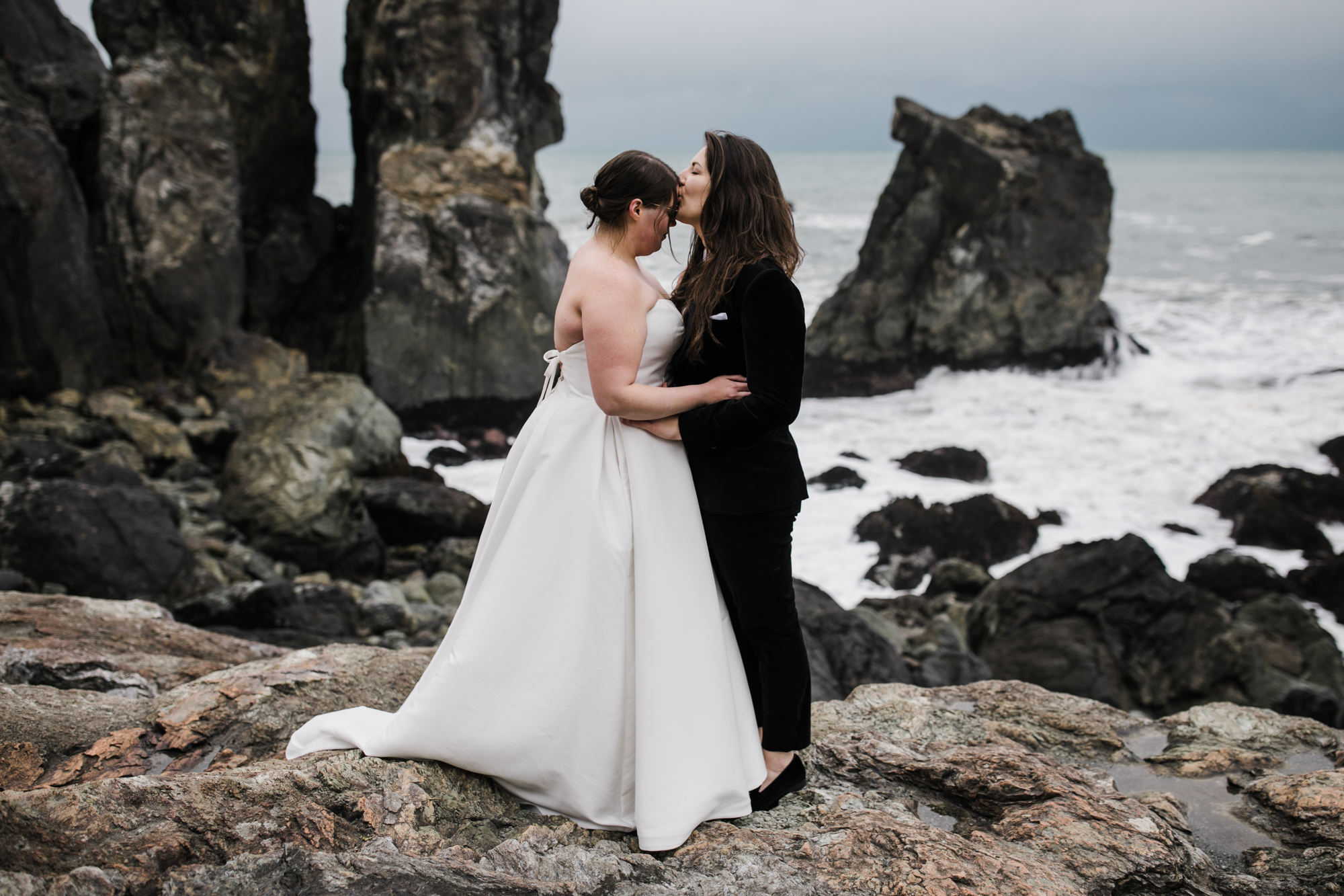 adventure elopement on the northern california coast