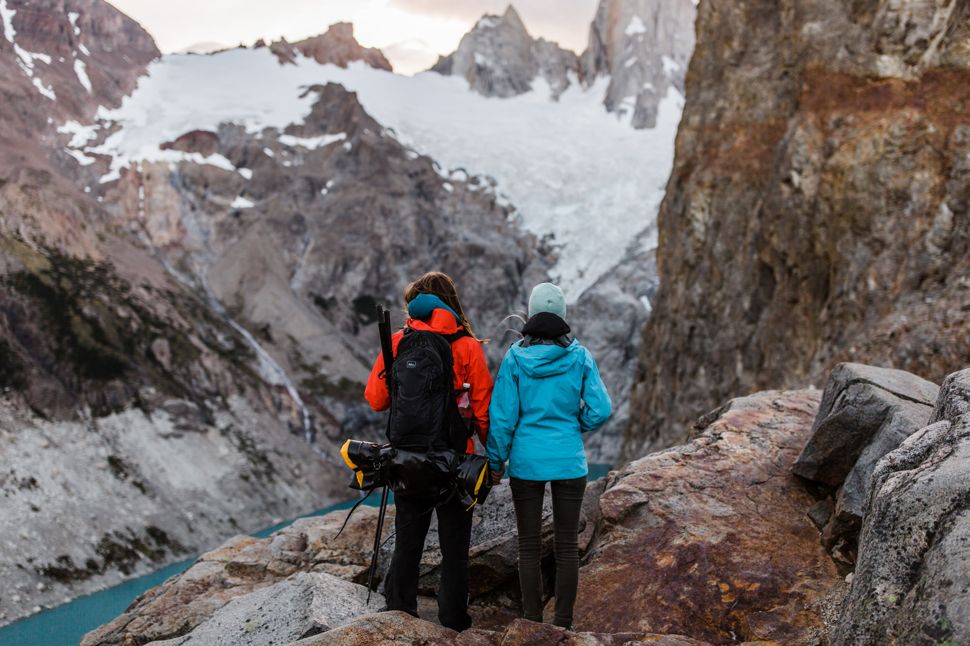 backpacking near Fitz Roy in Patagonia | Camp Poincenot + Lago De Los Tres | adventure elopement inspiration | the hearnes adventure wedding photography