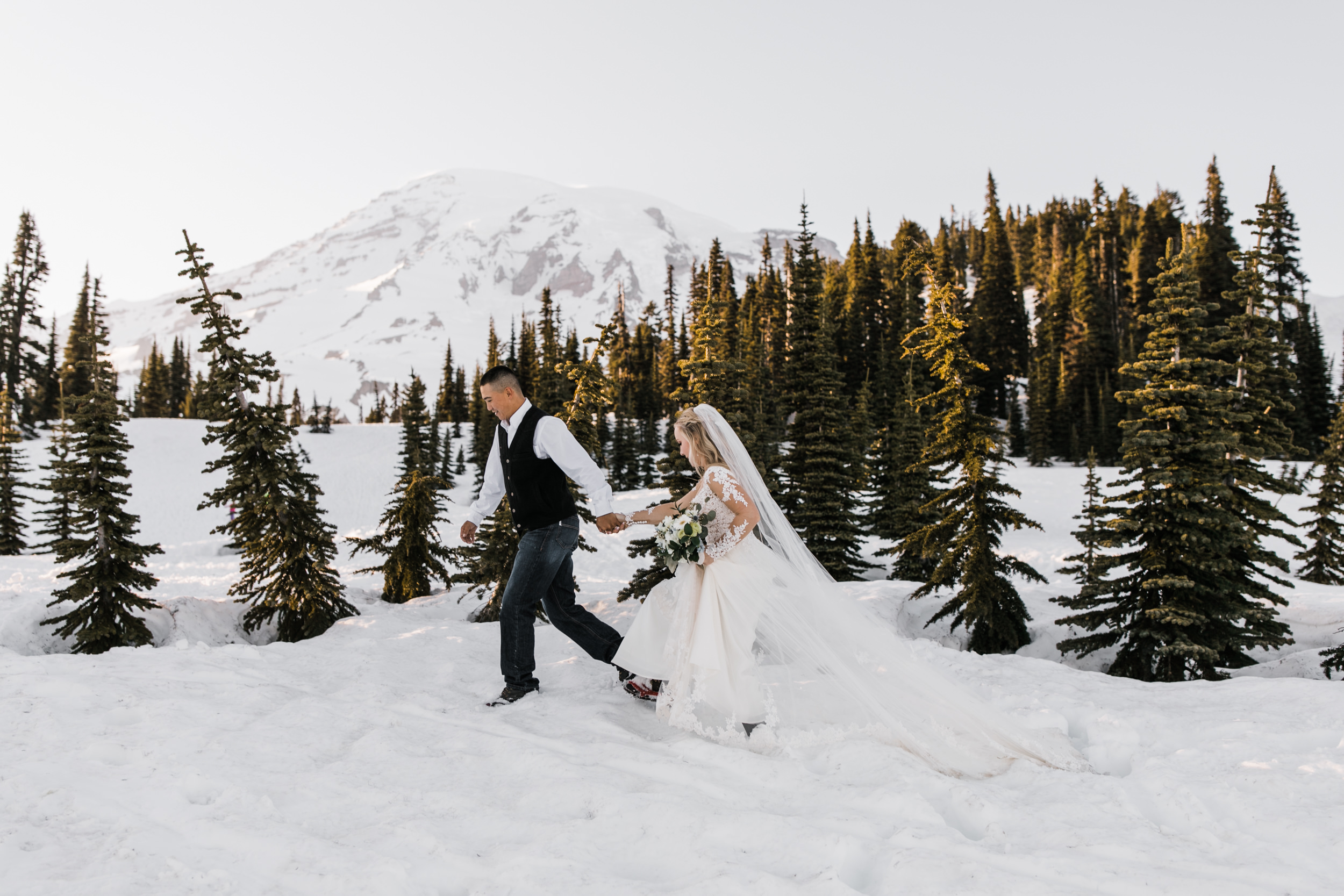 snowy wedding | pendleton silver bark wedding blanket | wedding portraits in the snow in mount rainier national park | first dance in the mountains | national park elopement photographer