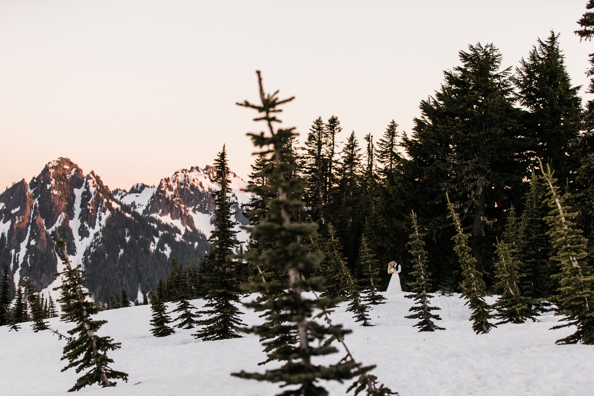 snowy wedding | long sleeve wedding dress | pendleton silver bark wedding blanket | wedding portraits in the snow in mount rainier | first dance in the mountains | national park elopement photographer