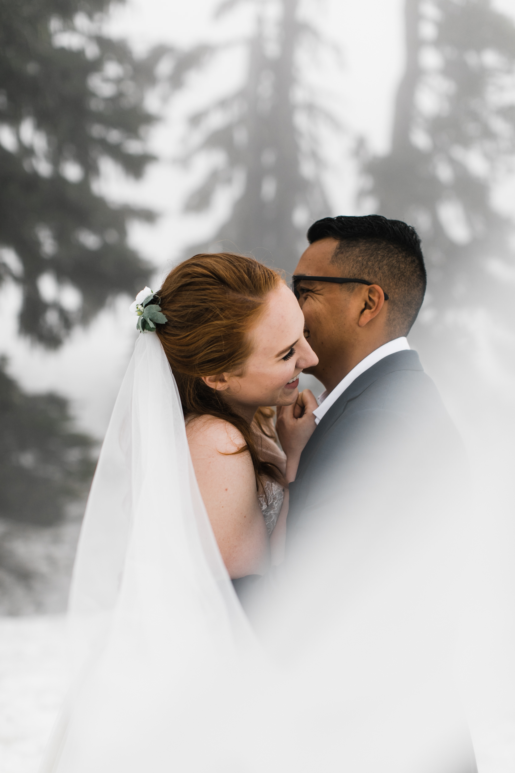 alyssa + horacio's adventurous honeymoon session in mount rainier national park | the hearnes adventure photography | national park elopement inspiration | www.thehearnes.com