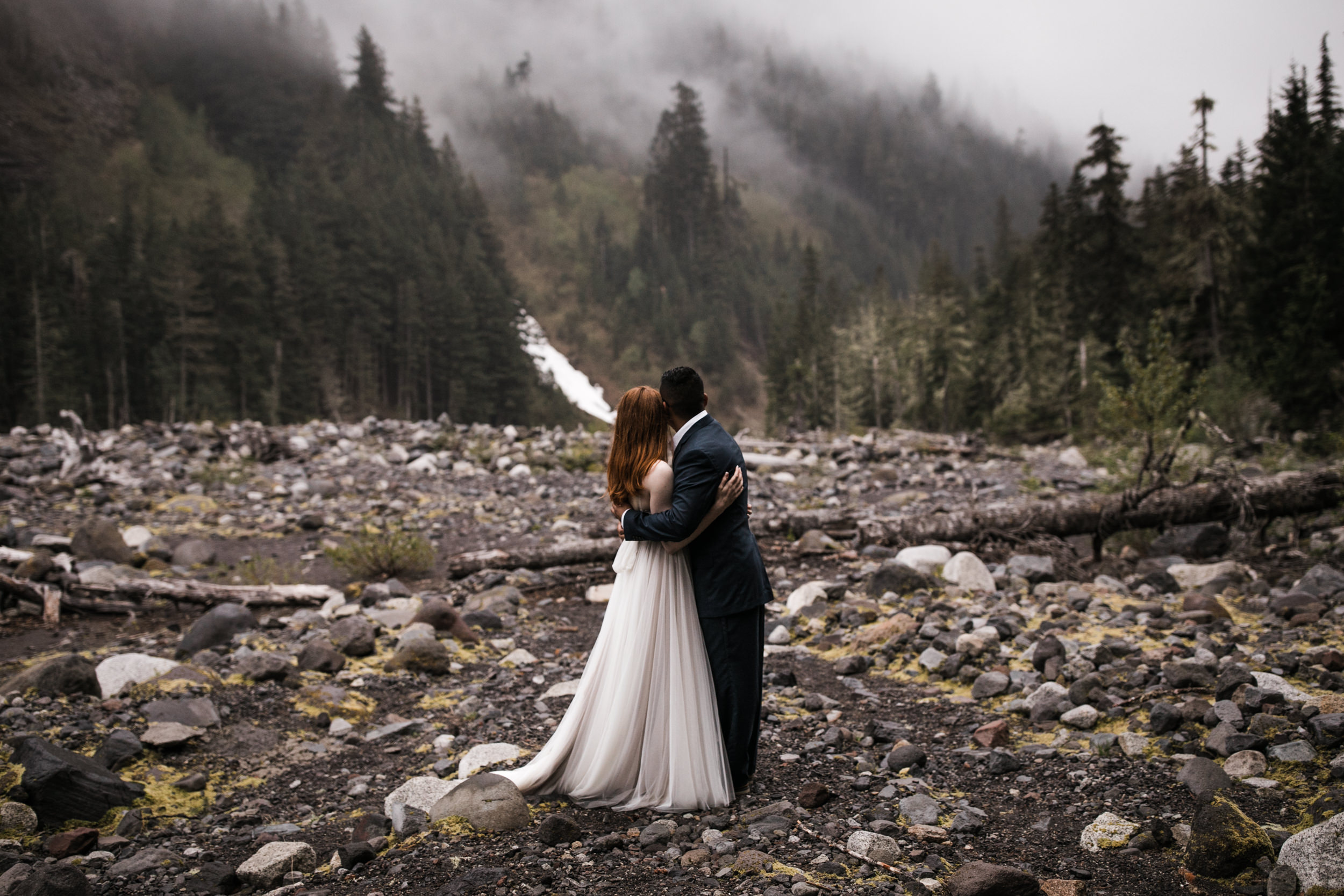 alyssa + horacio's adventurous honeymoon session in mount rainier national park | the hearnes adventure photography | national park elopement inspiration | www.thehearnes.com